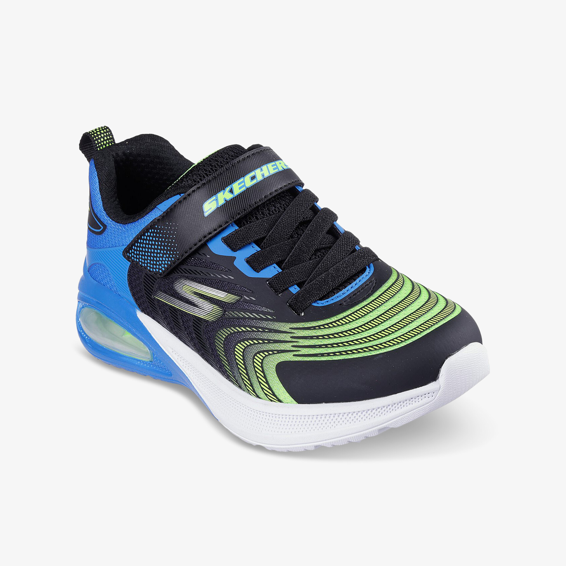 Bequemer und leichter Sportschuh mit atmungsaktivem Material, flexibler Sohle und sicherem Halt in schräger Frontansicht