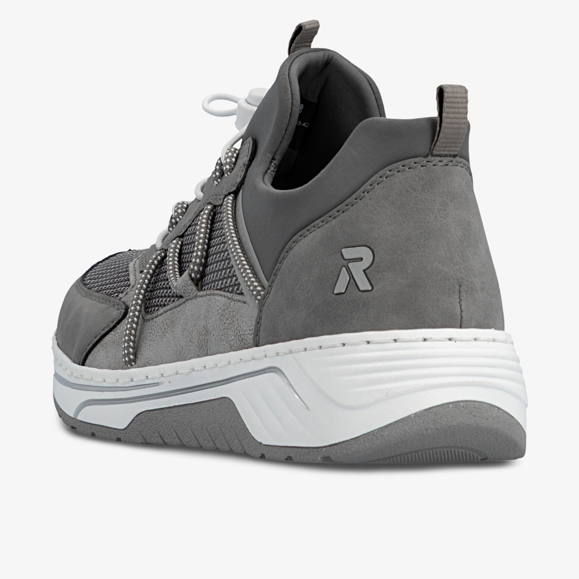 Sportlicher grauer Schuh mit robuster Sohle und bequemem Komfort für vielseitigen Einsatz