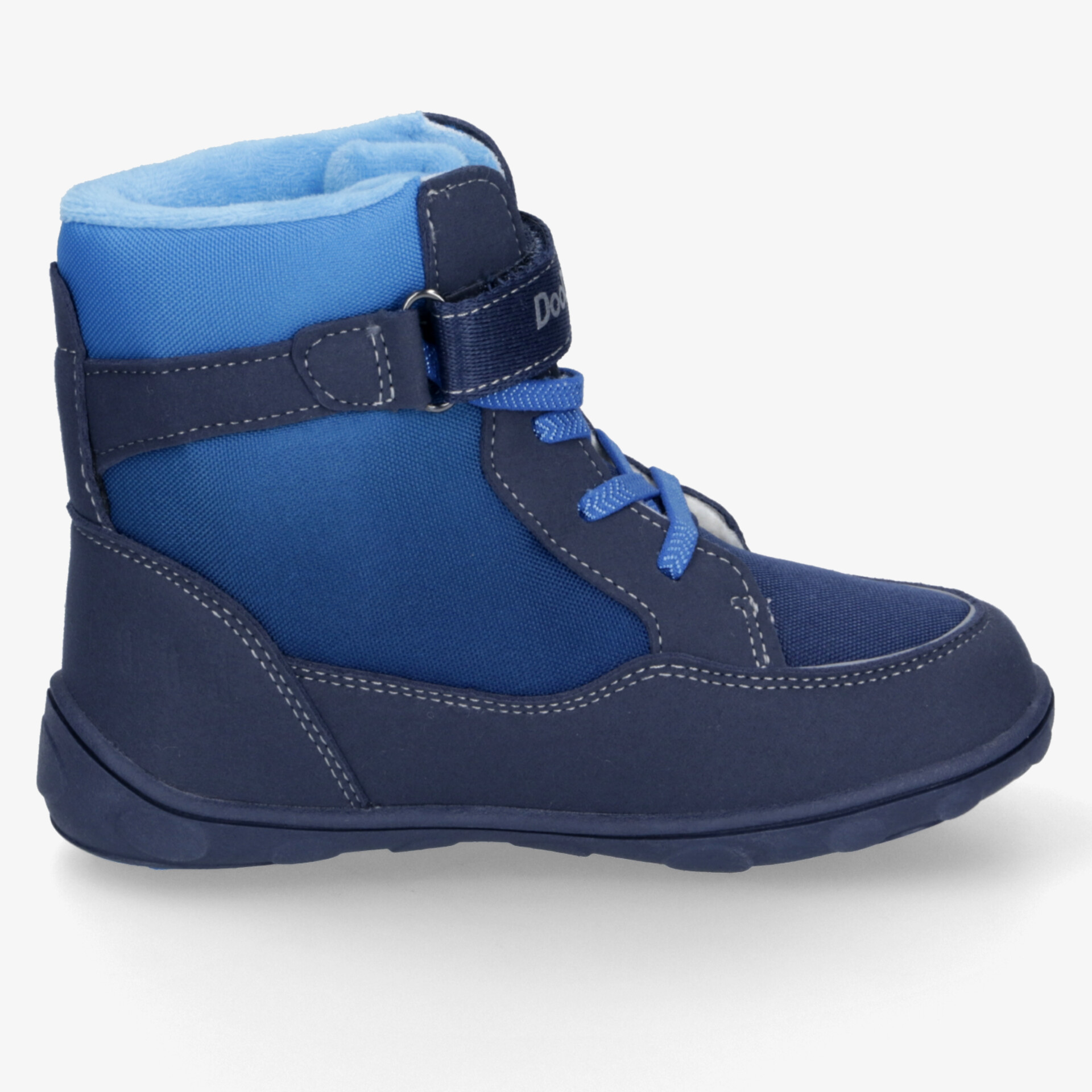 Blauer Winterstiefel mit hohem Schaft, gepolstertem Kragen und robuster Sohle für komfortablen und sicheren Halt