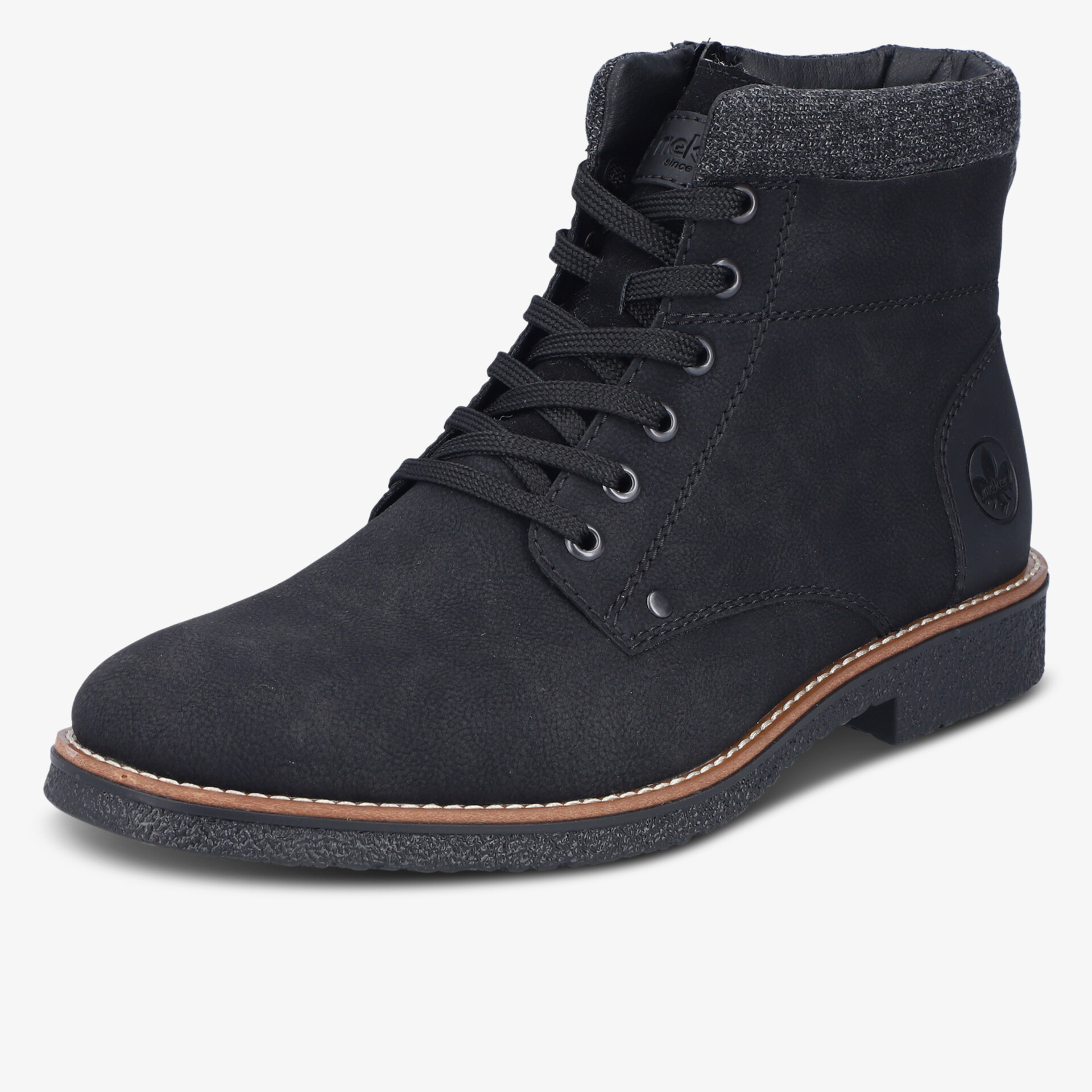 Eleganter schwarzer Schnürstiefel mit hochwertigem Material und robuster Sohle für komfortables Tragen