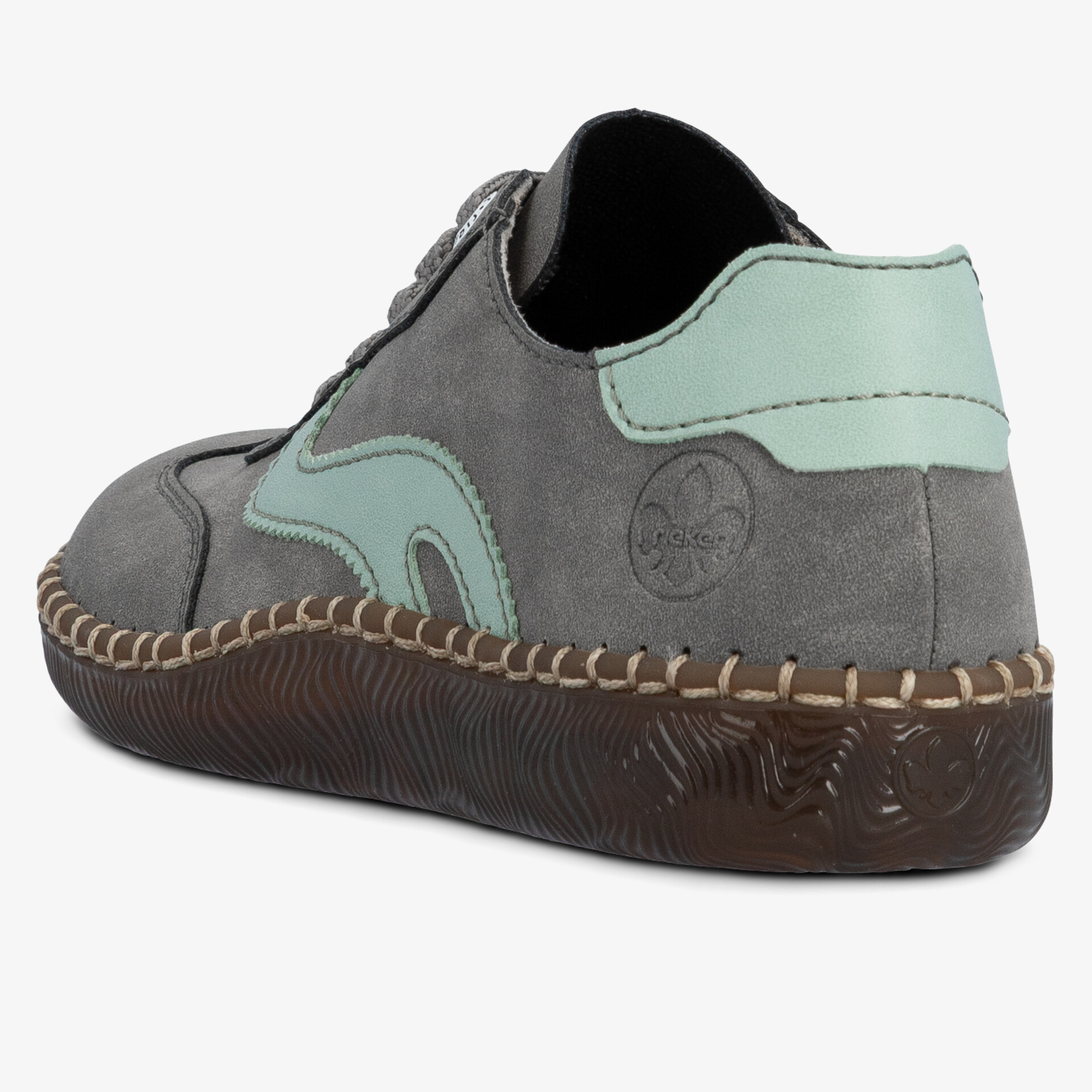 Bequemer Schuh mit robuster Sohle, weicher Polsterung und hochwertiger Verarbeitung, seitliche Ansicht