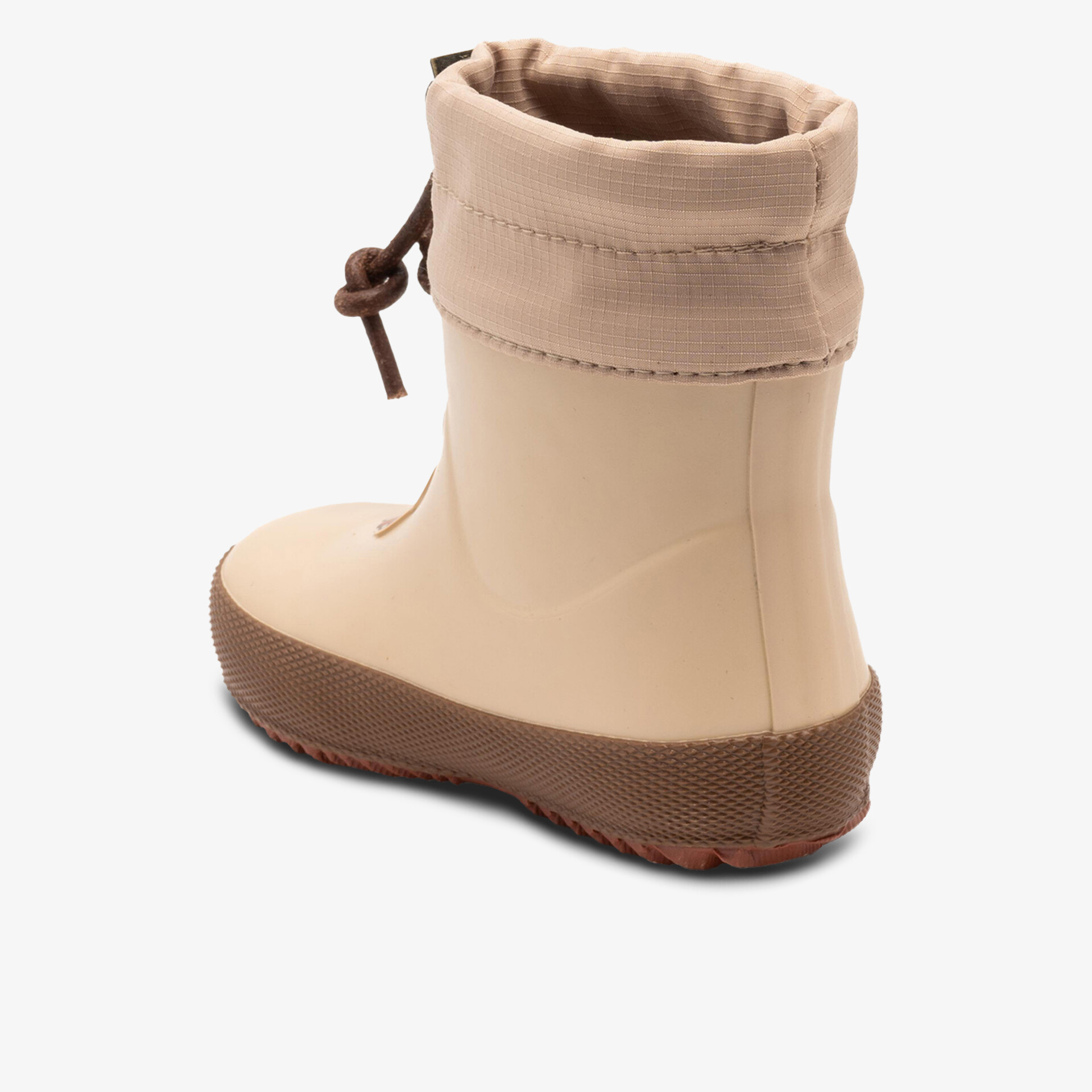 Seitliche Ansicht eines robusten, warm gefütterten Wasserschuhs mit rutschfester Sohle