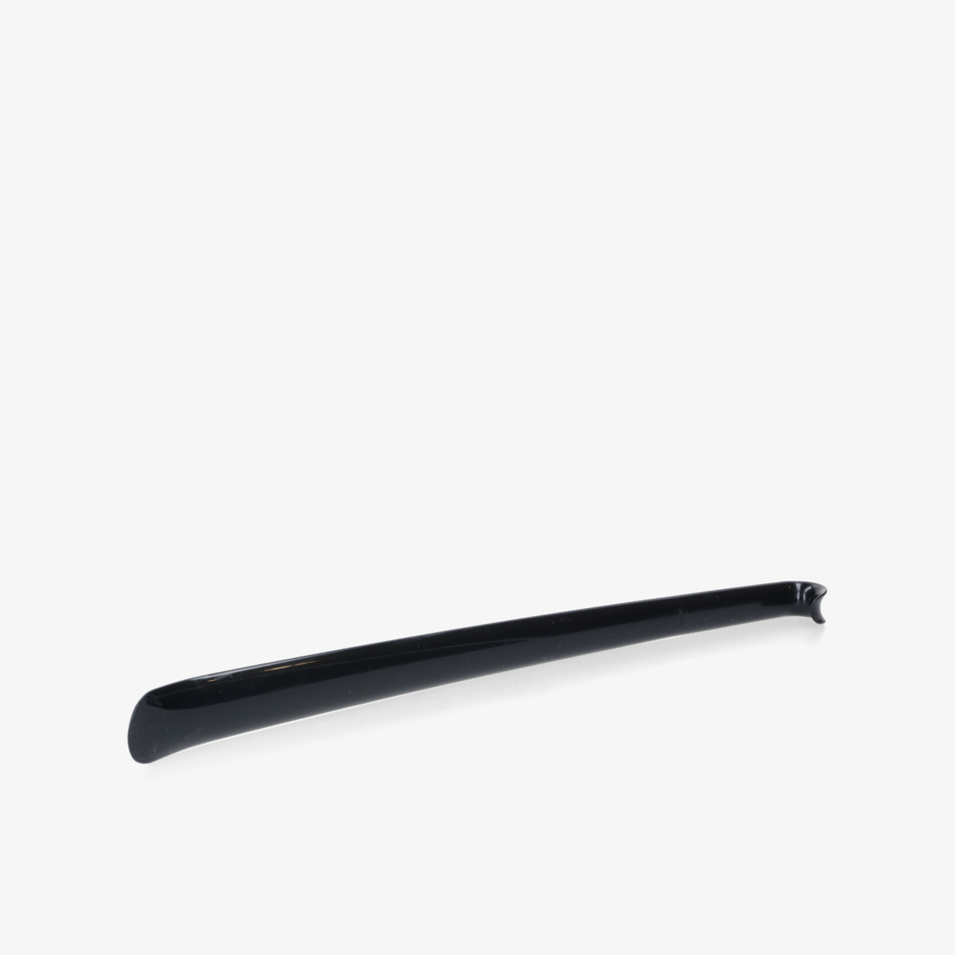 Schwarzer Schuhanzieher mit ergonomischem Design für einfaches und komfortables Anziehen von Schuhen