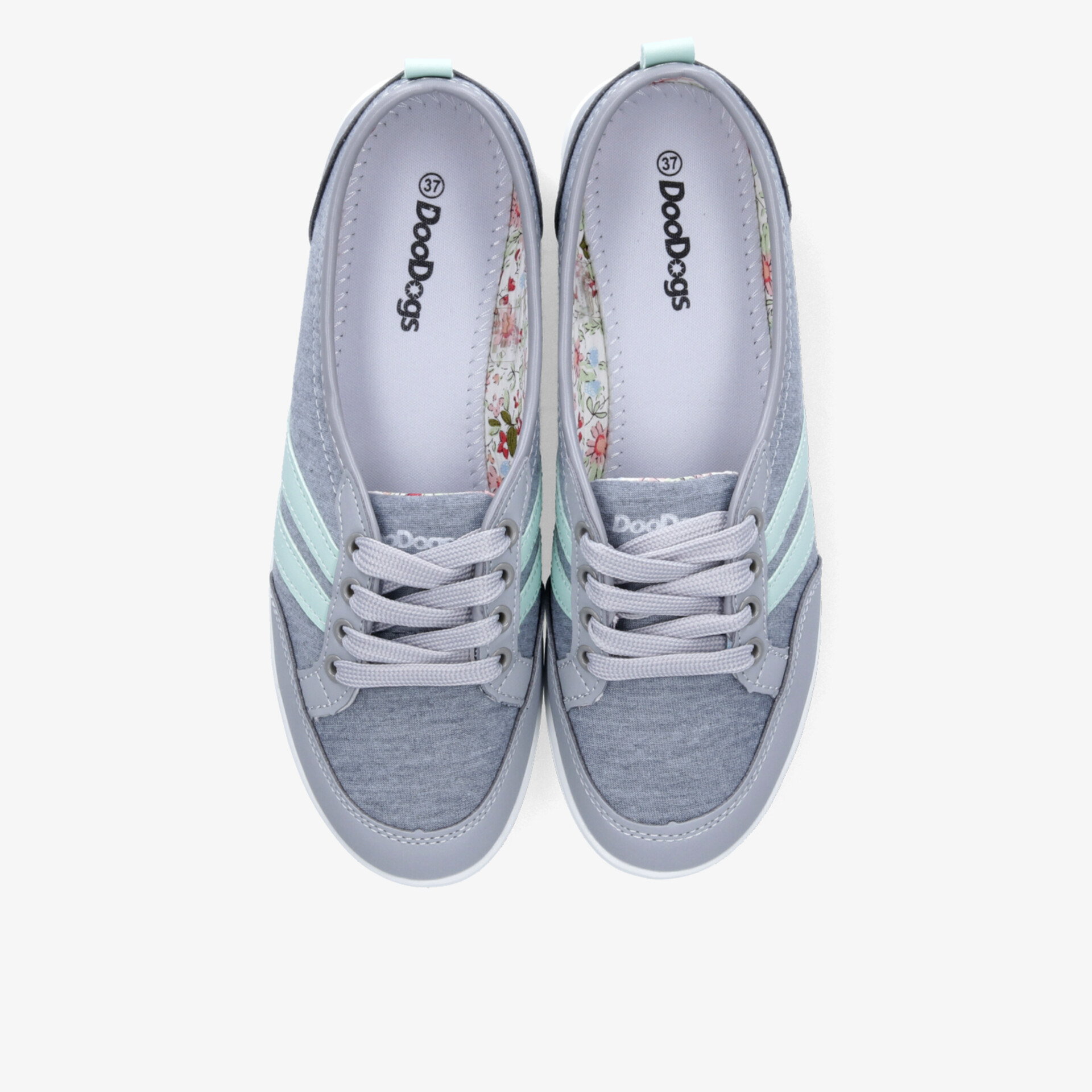 Leichte Sportschuhe in Hellblau und Grau mit komfortabler Passform und flexibler Sohle, Draufsicht