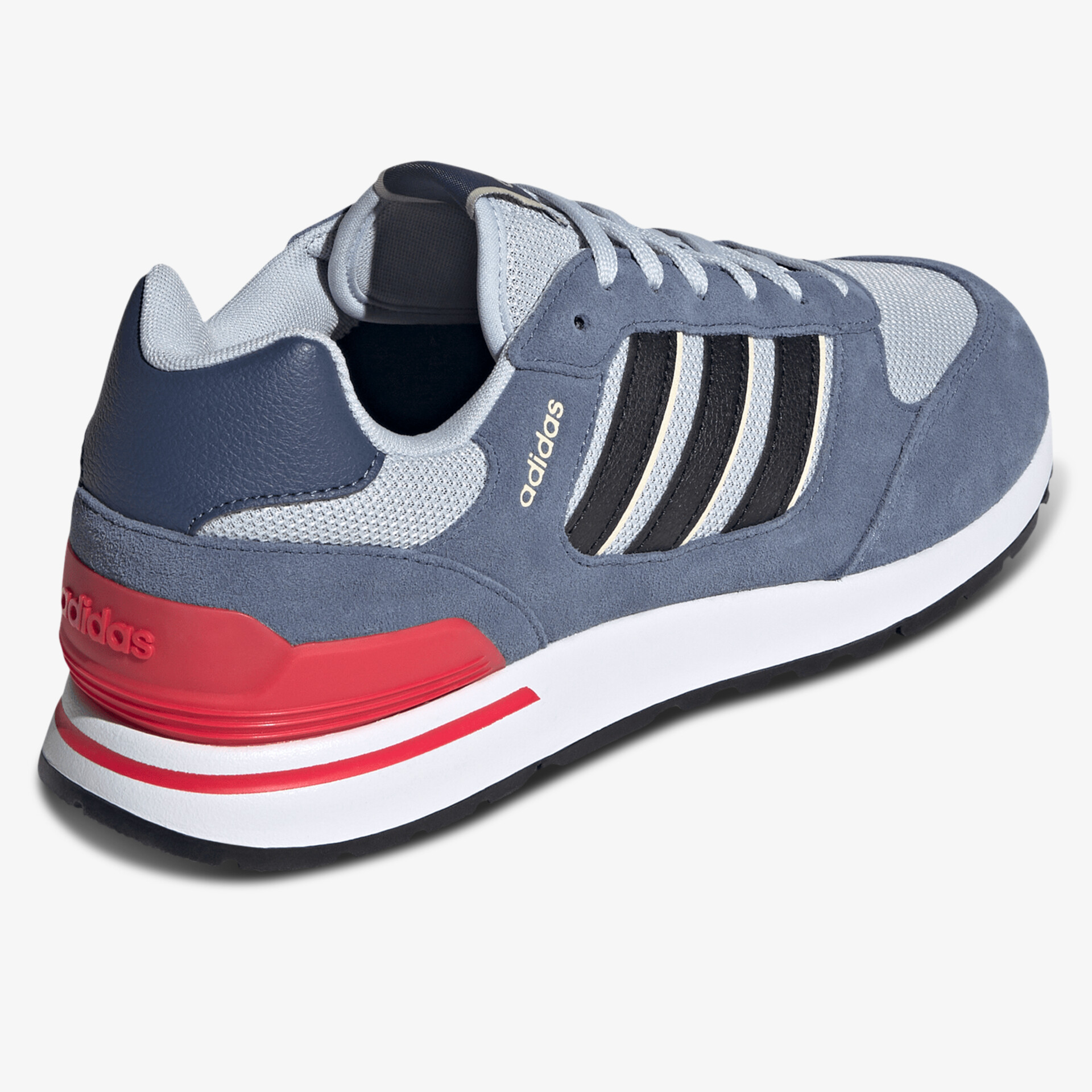 Bequemer sportlicher Schuh mit robuster Sohle und atmungsaktivem Material für optimalen Komfort