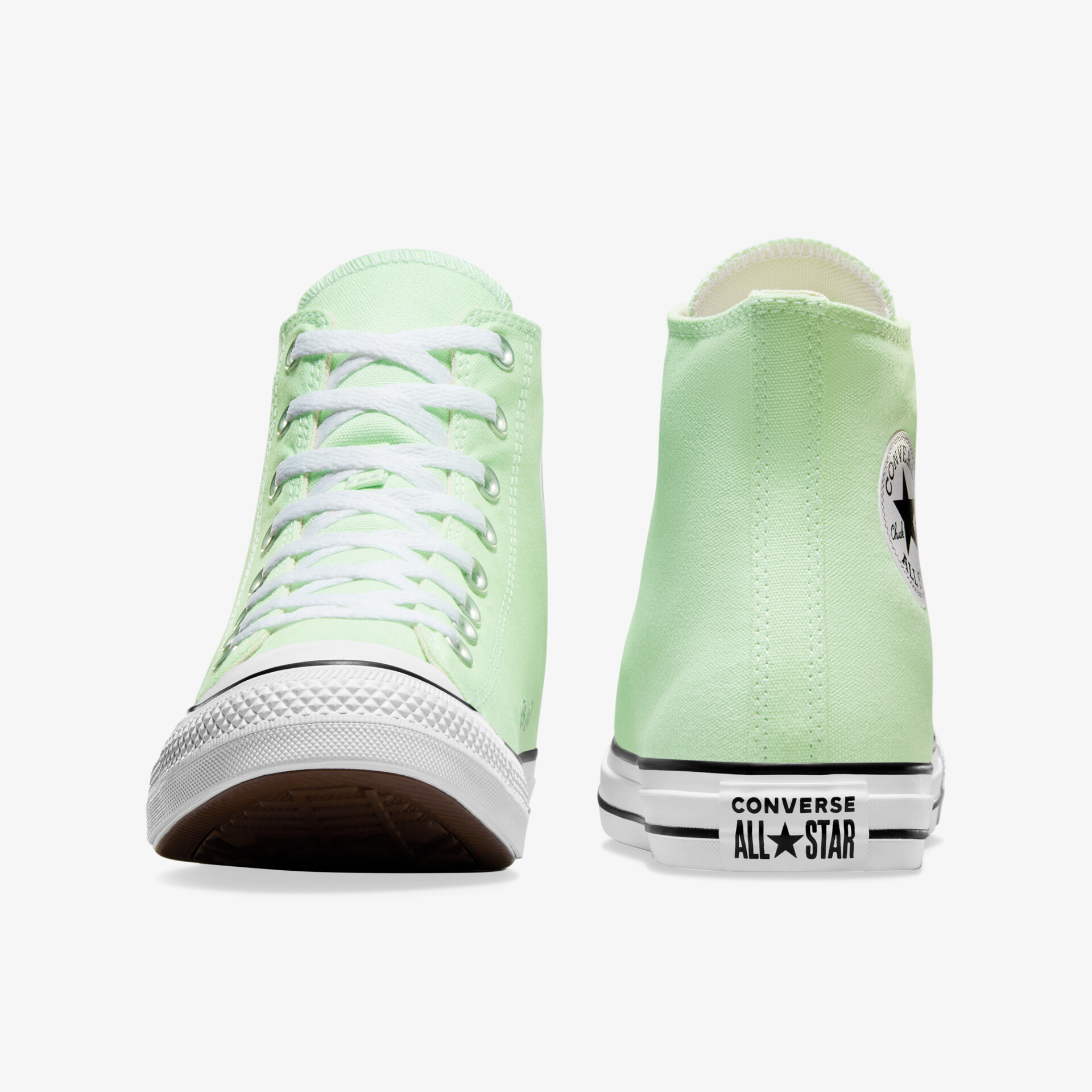 Mintgrüne Converse All Star Sneakers in Front- und Rückansicht, detailreiche Laces und strapazierbare Sohle sichtbar