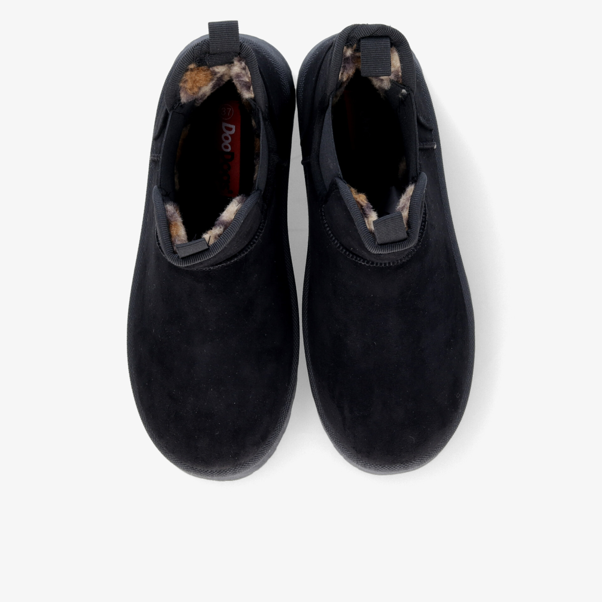 Bequeme, warm gefütterte schwarze Schuhe mit rutschfester Sohle, weich und stabil für angenehmen Tragekomfort