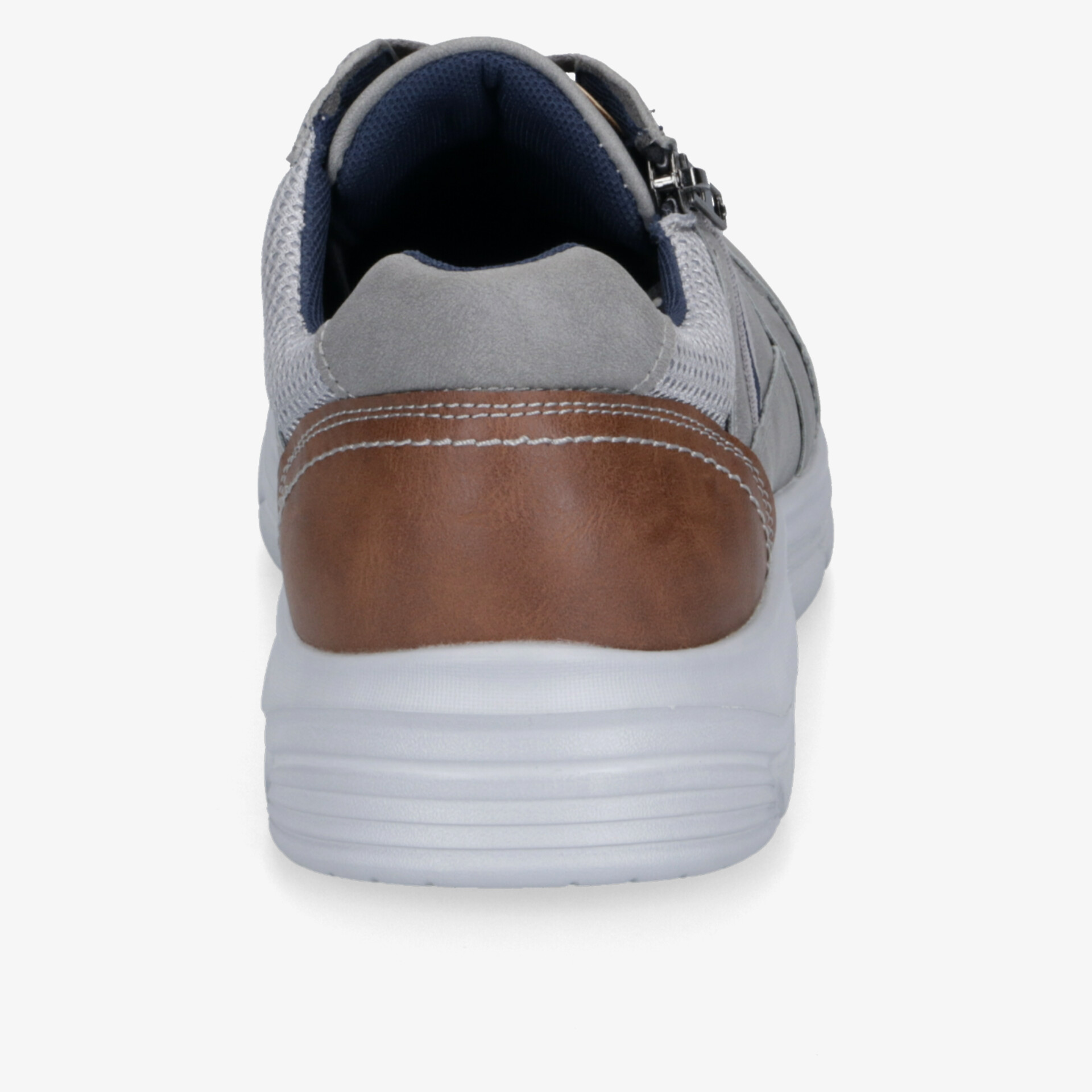 Gemütlicher Schuh mit robustem Lederakzent und rutschfester Sohle für stilvolles Auftreten.