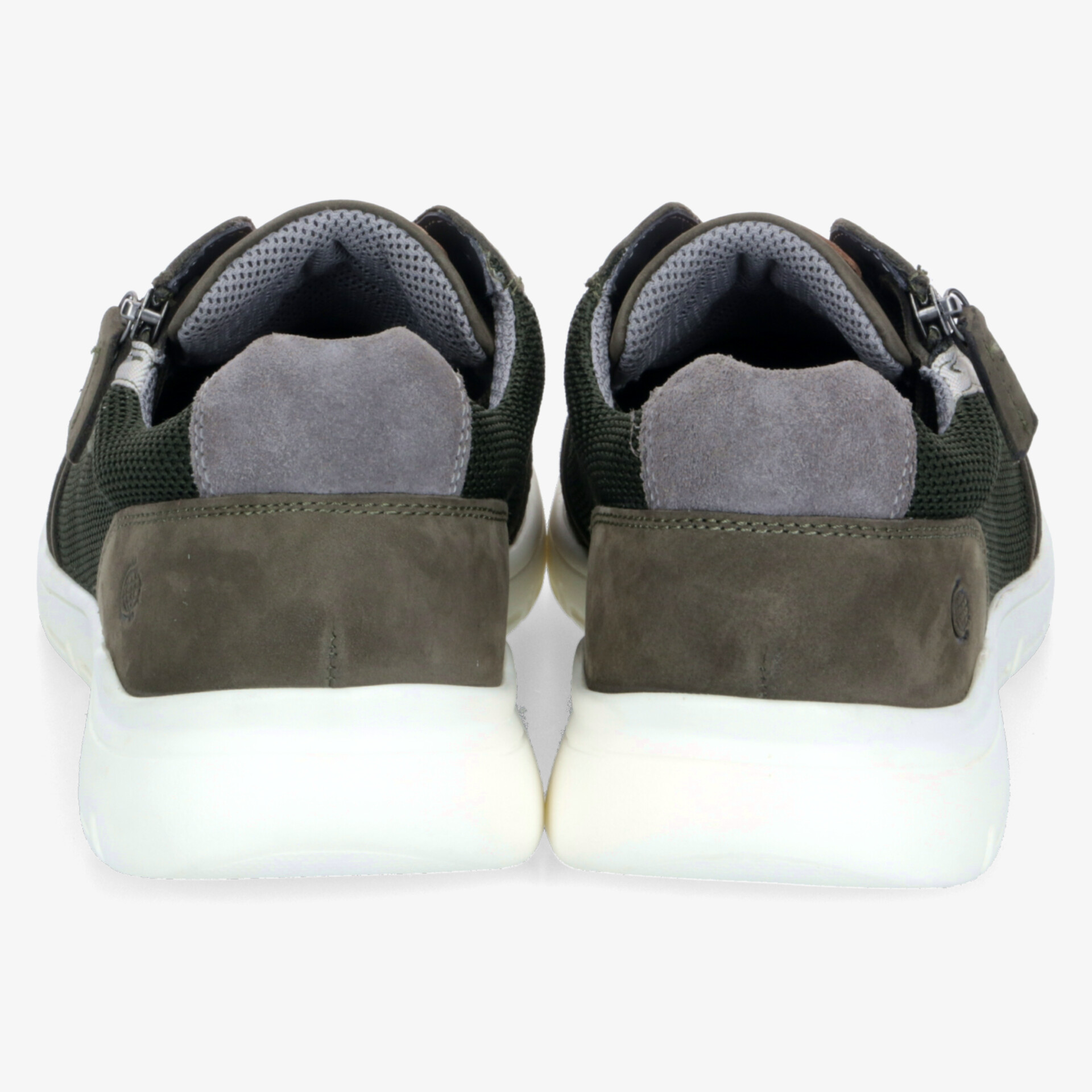 Moderne Sportschuhe Rückansicht als Paar mit komfortabler Polsterung und rutschfester weißer Sohle