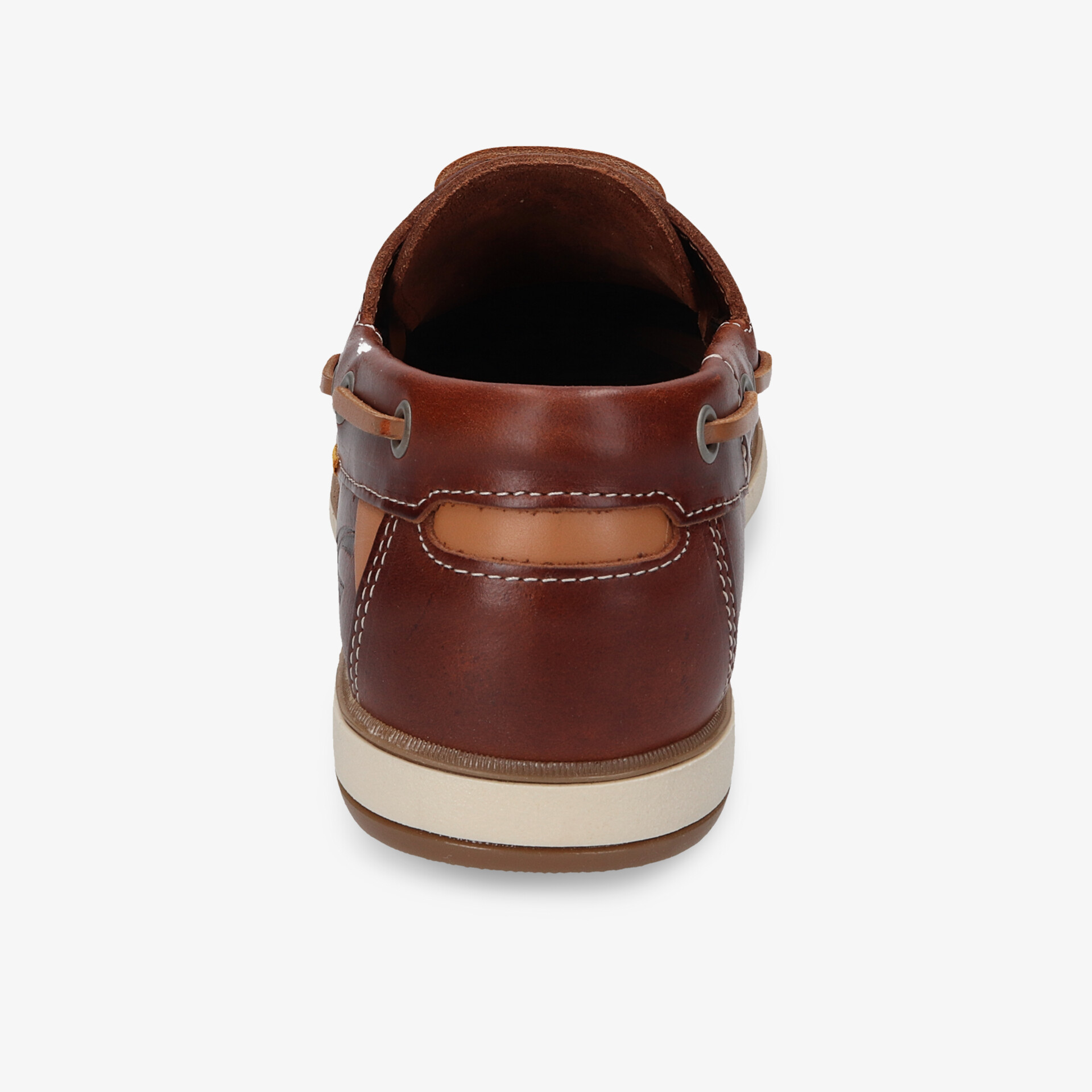 Brauner Lederschuh mit weißer Gummisohle in Rückansicht, bequeme und robuste Verarbeitung