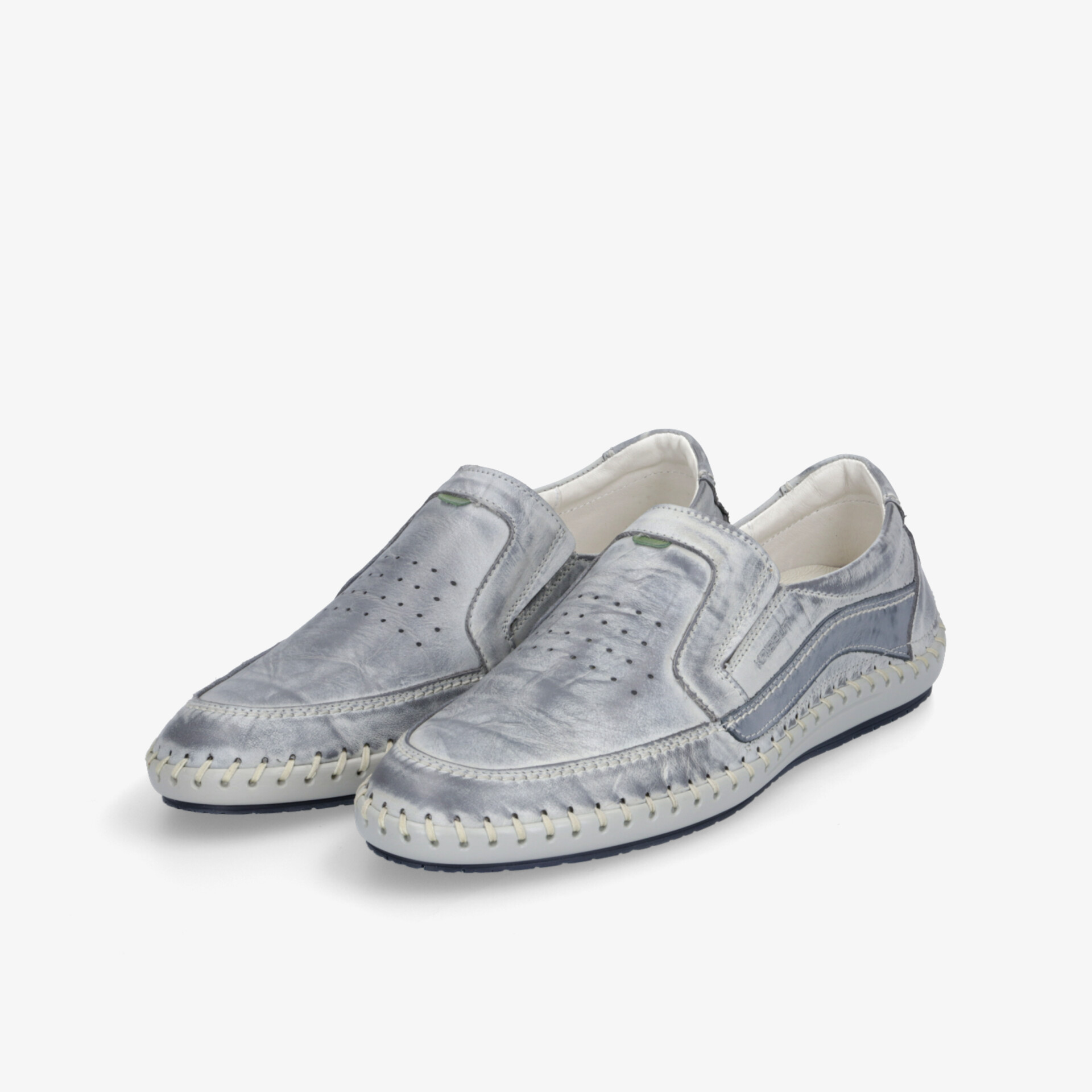 Leichte graue Slipper mit atmungsaktivem Material und rutschfester Sohle für hohen Tragekomfort und flexible Passform