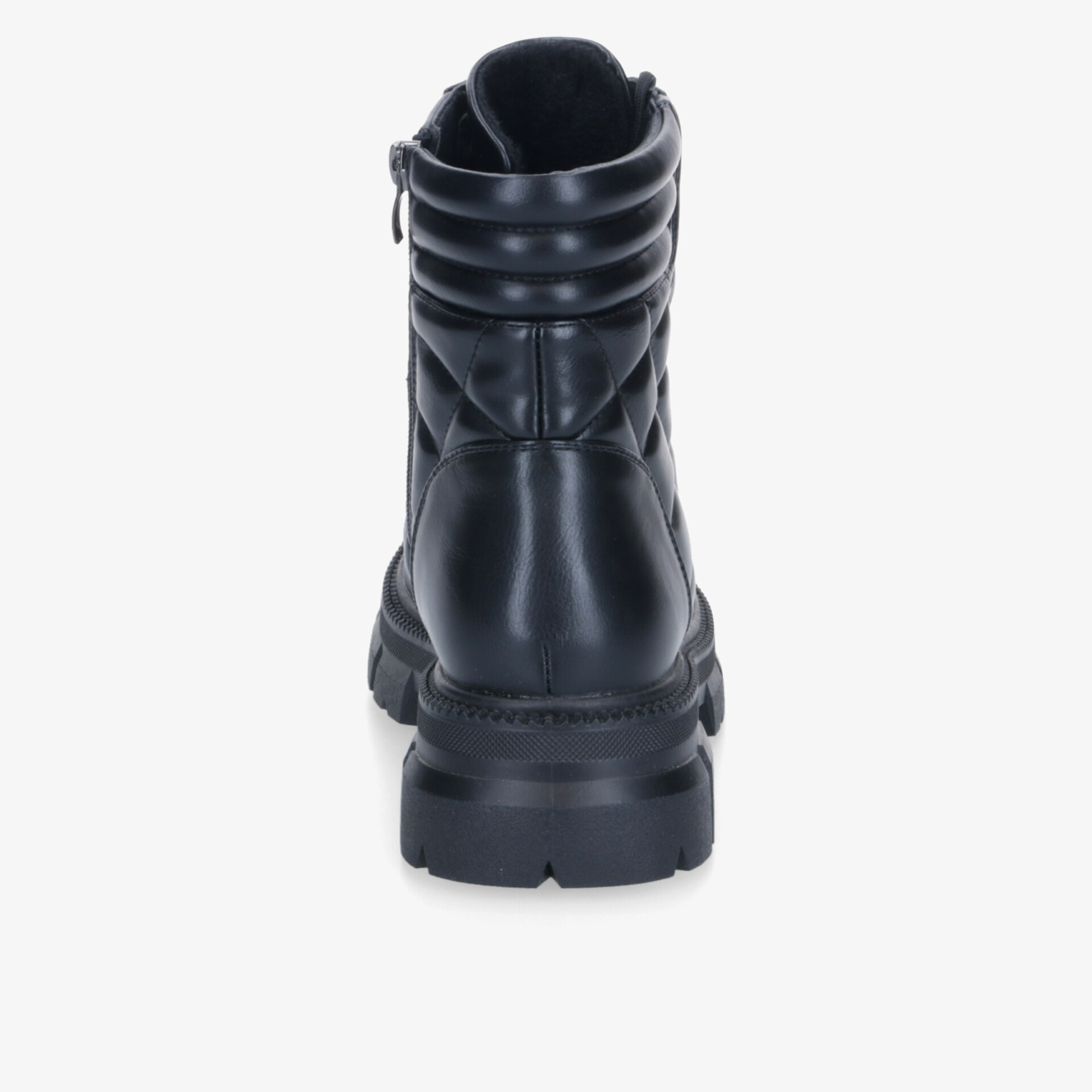 Elegante schwarze Lederstiefeletten mit robuster Sohle, ideal für stilvolle Outdoor-Abenteuer.