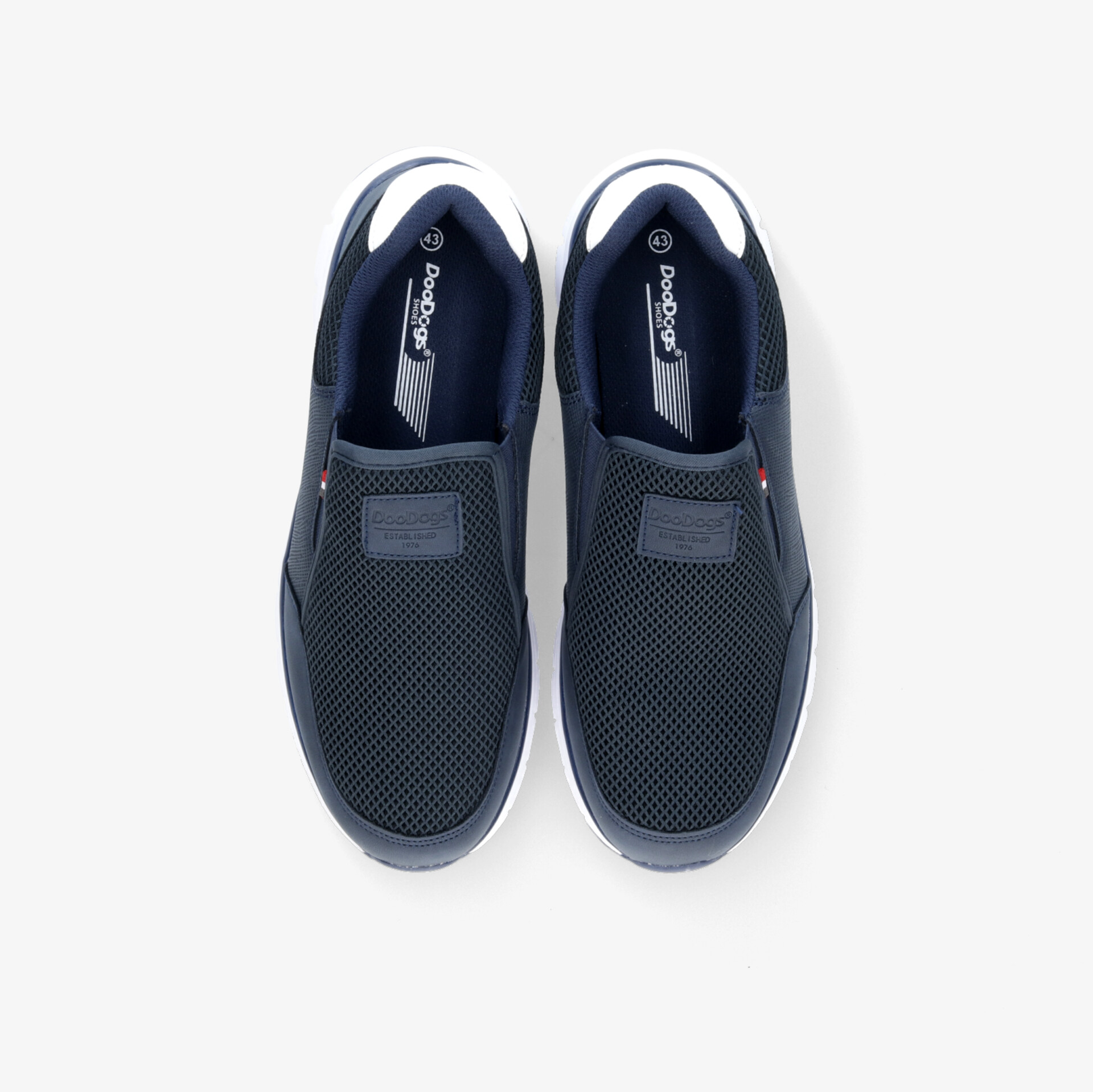 Bequeme navy Slip-On Sneaker mit rutschfester Sohle und atmungsaktivem Mesh-Obermaterial.