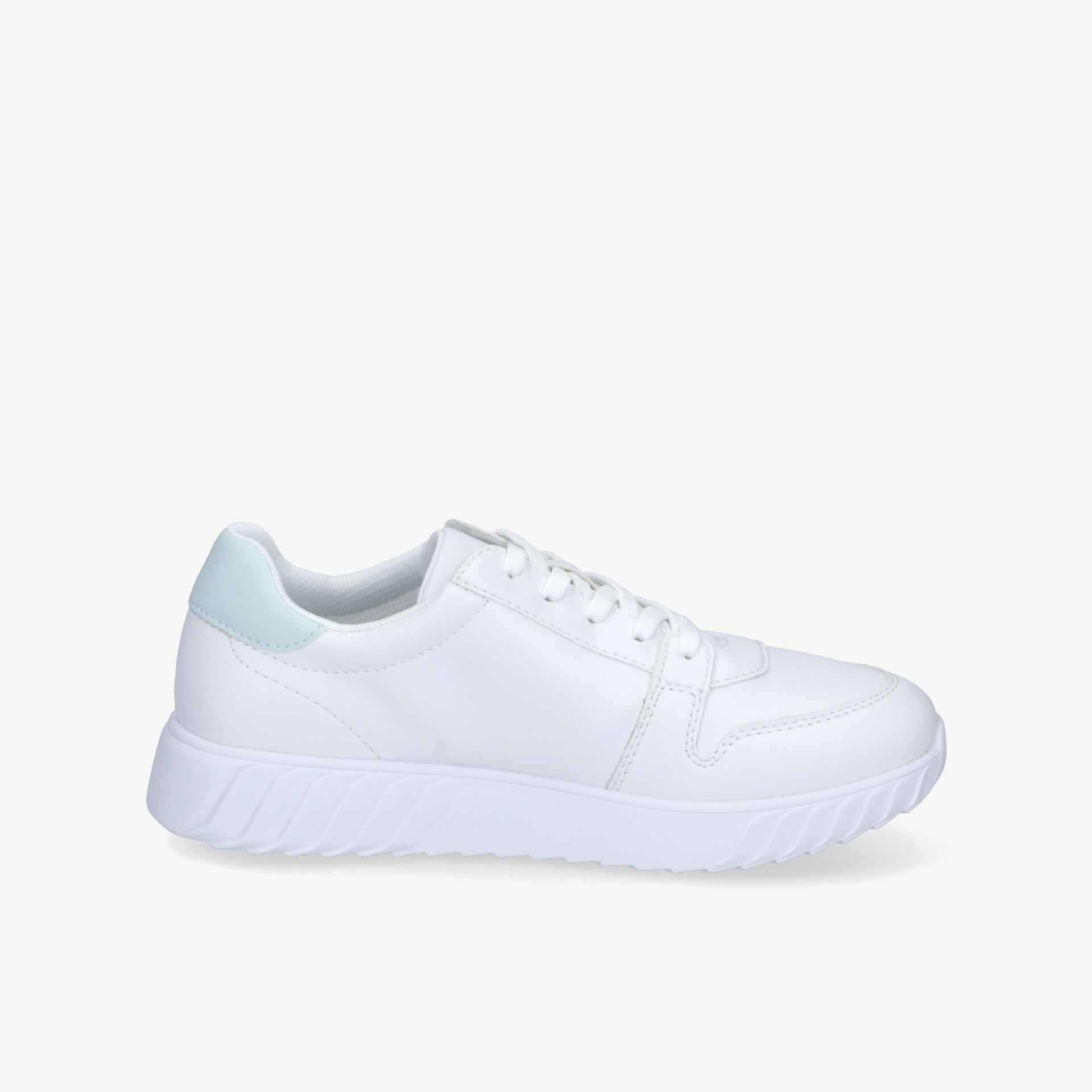 Moderner weißer Sneaker mit robuster Sohle, sportlichem Design und hohem Tragekomfort, seitliche Ansicht