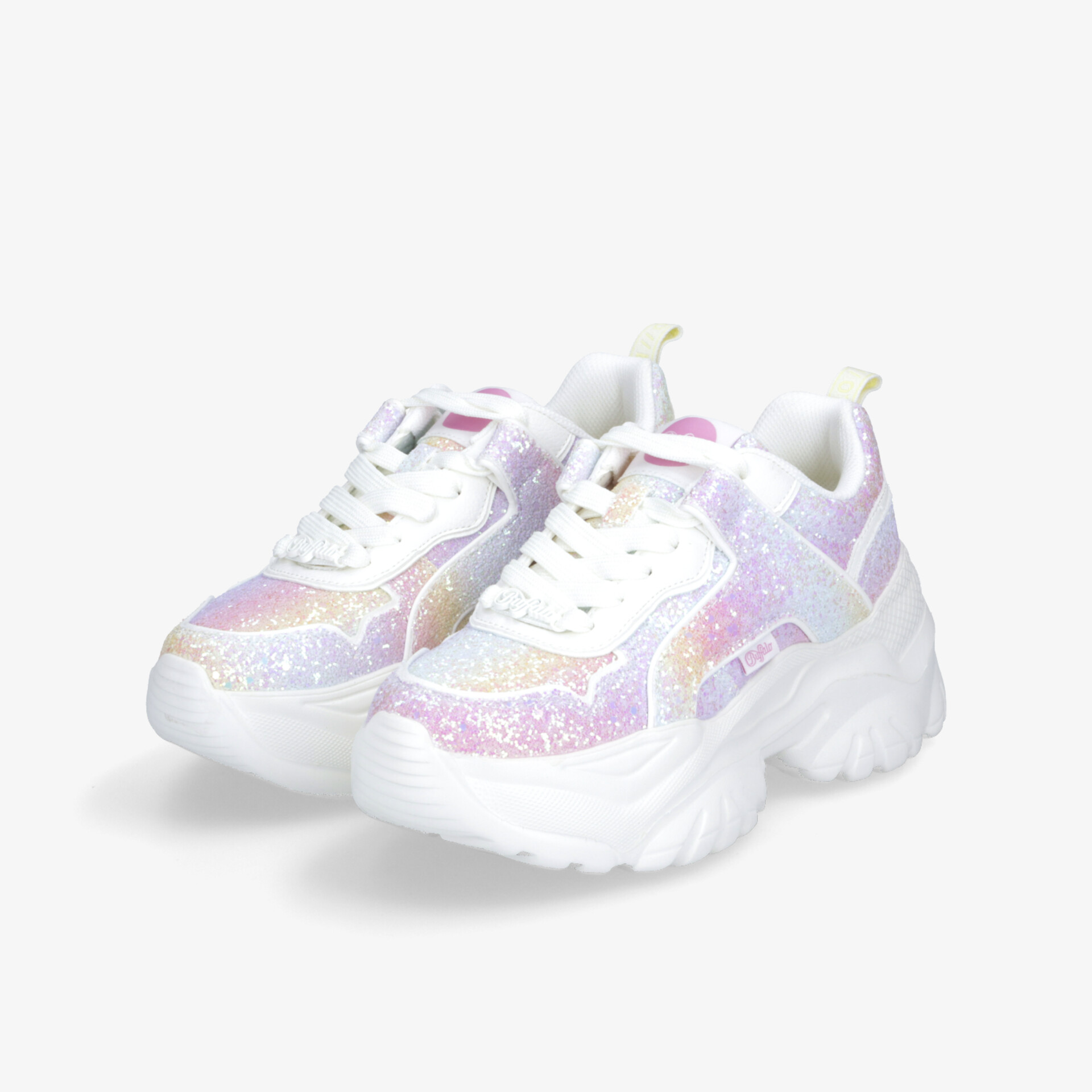 Modische weiße Chunky-Sneaker mit glitzerndem Effekt und komfortabler, robuster Sohle, ideal für sportlichen Look
