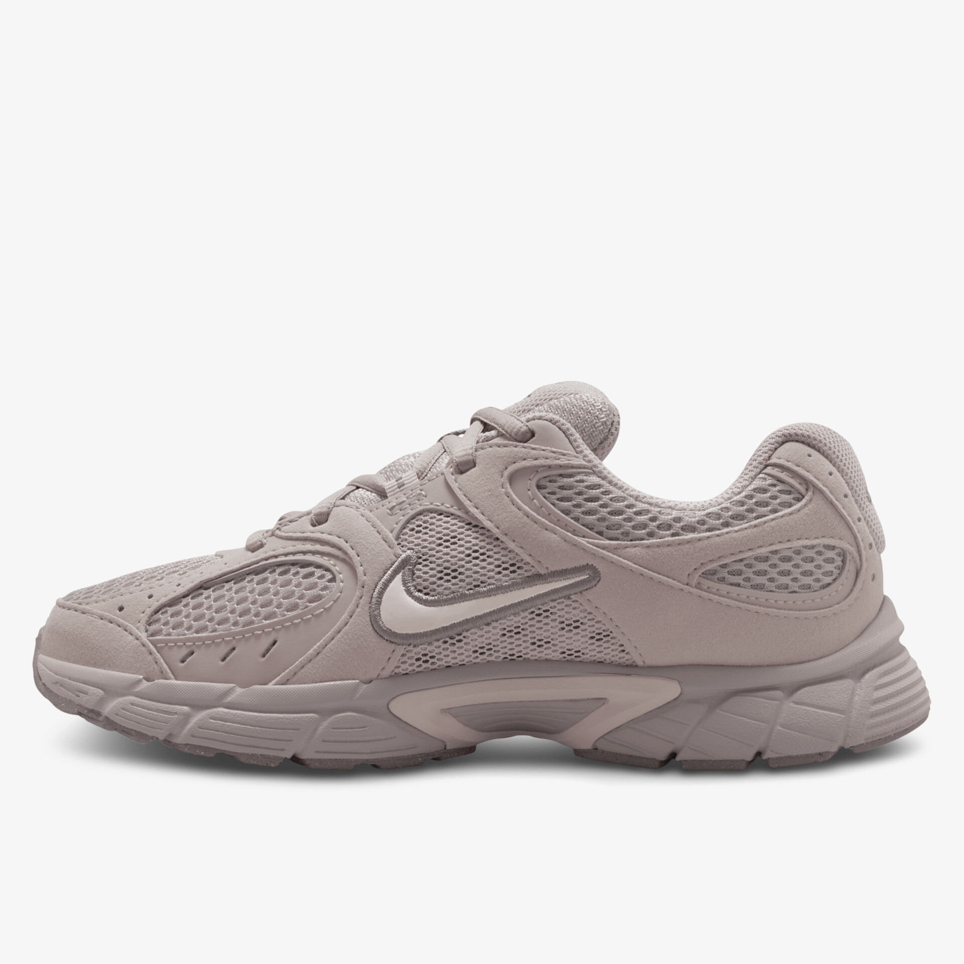 Moderner Laufschuh mit atmungsaktivem Mesh und rutschfester Sohle, ideal für sportliche Aktivitäten.