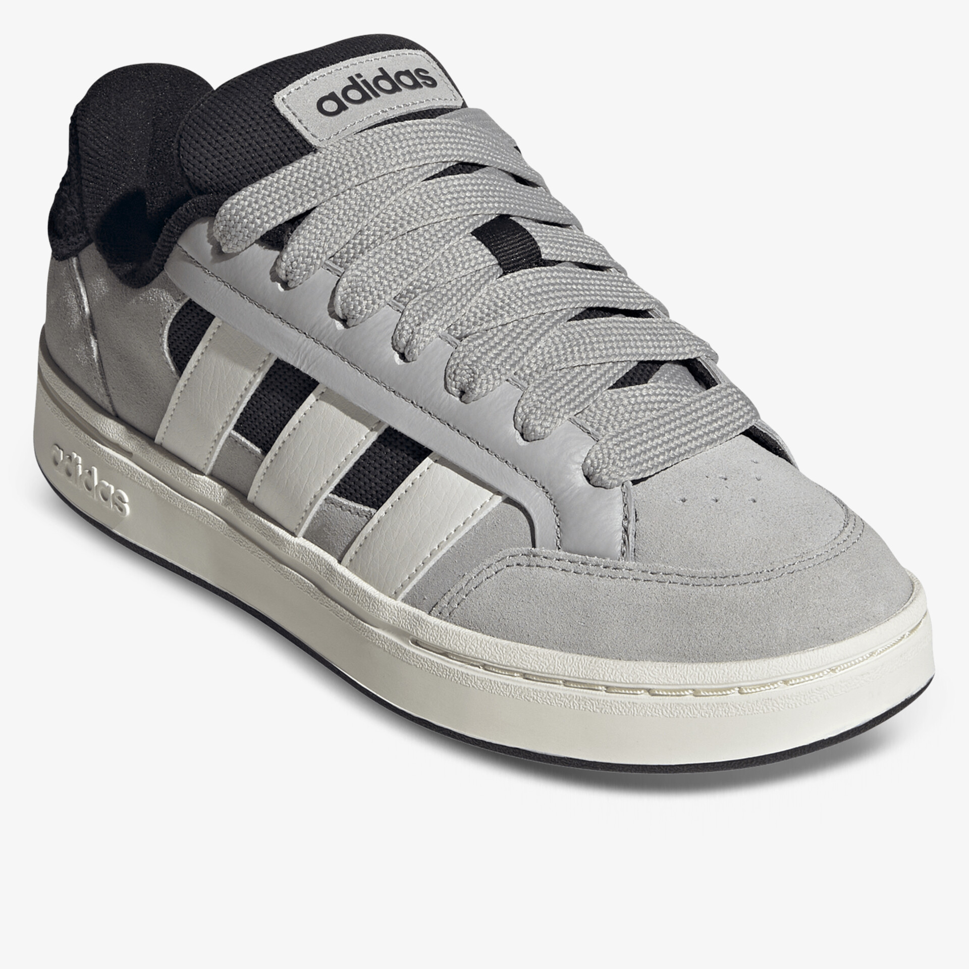Stylischer adidas Sneaker in grau mit markanten schwarzen Streifen und weißer Sohle, bequem und modern