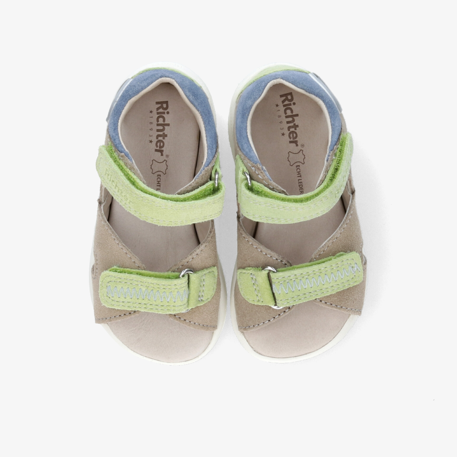 Bequeme Kinder Sandalen Paar mit verstellbaren Klettverschlüssen und atmungsaktivem Material für angenehmen Tragekomfort