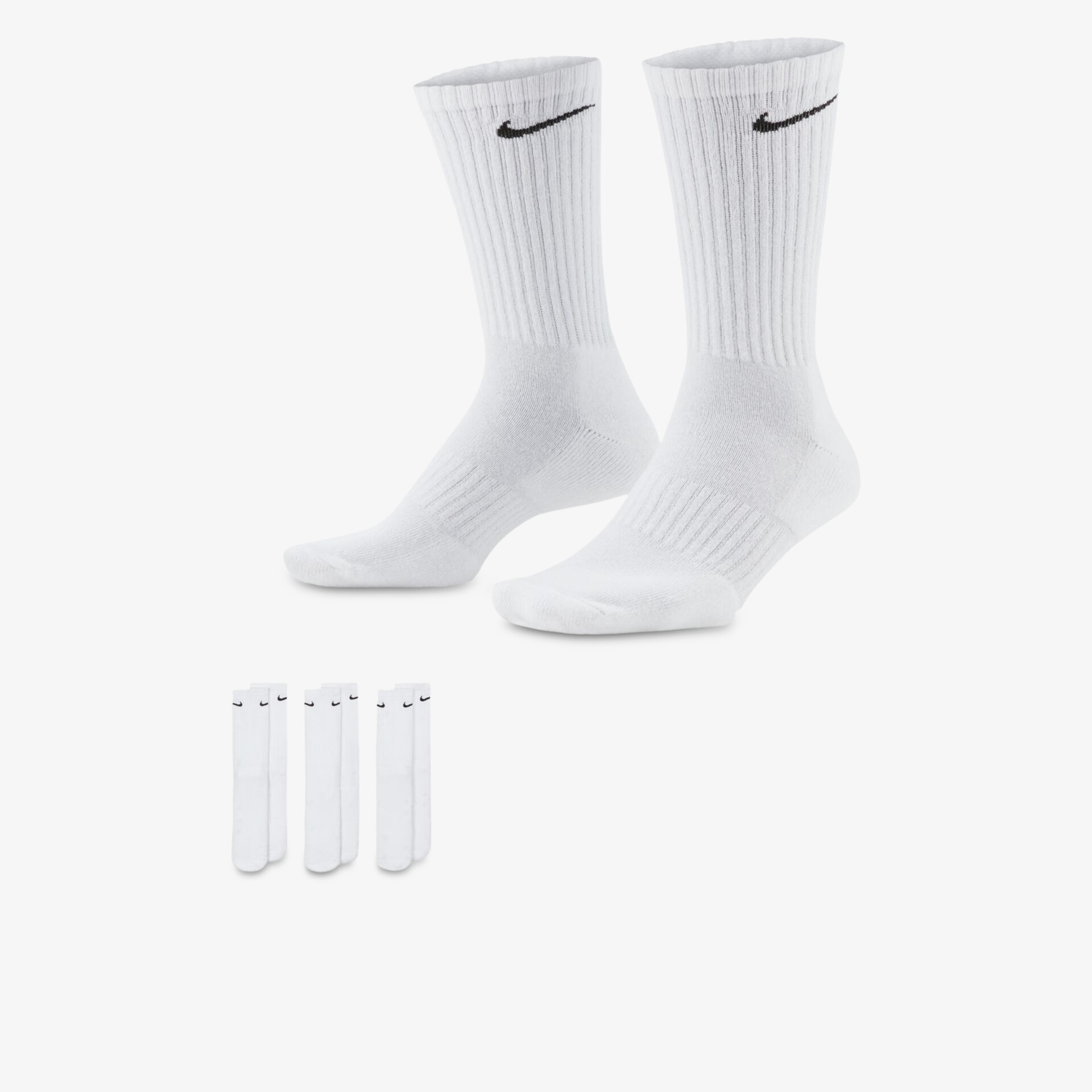 Weißes Paar sportlicher Nike Socken, bequem und elastisch mit sichtbarem Logo