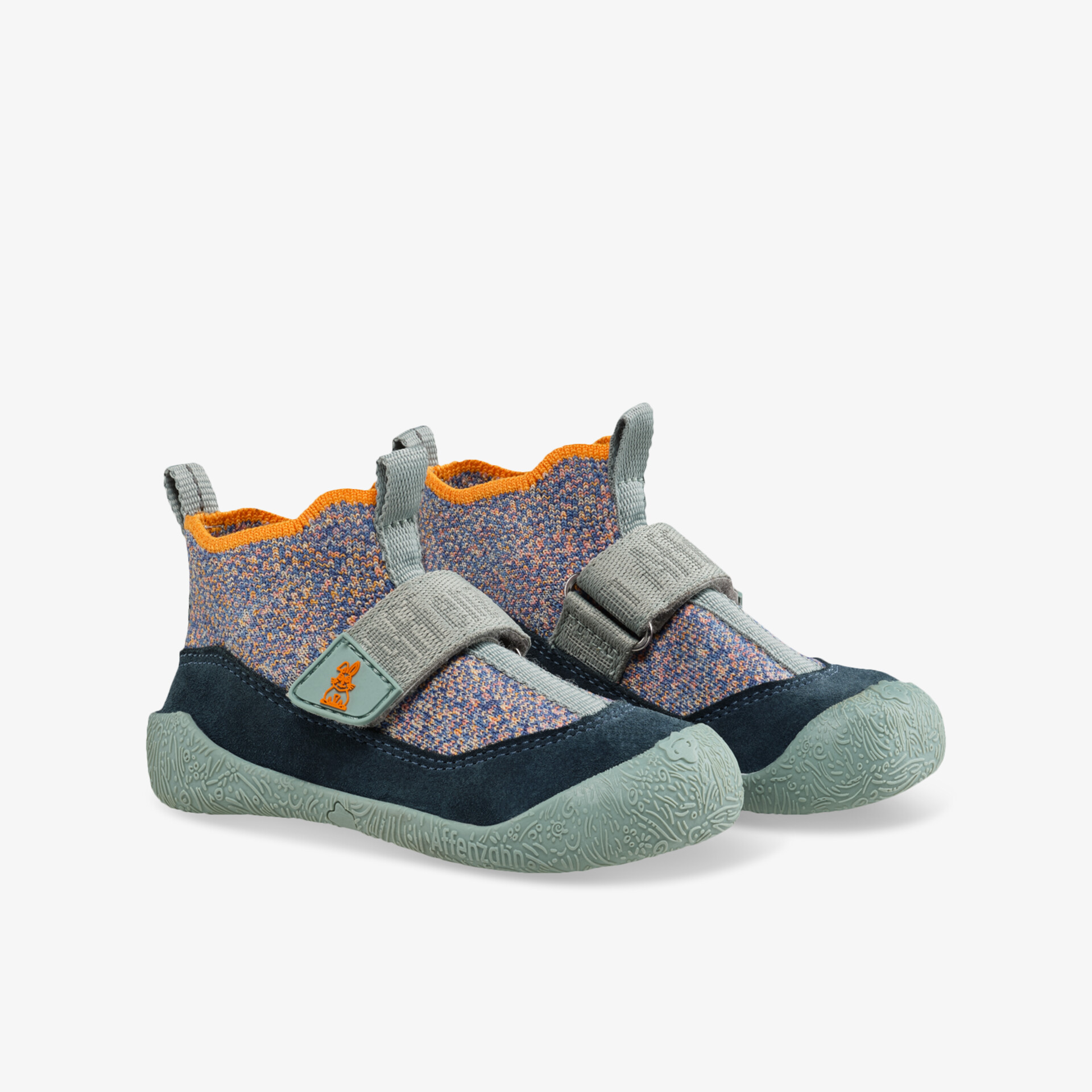 Leichte, flexible Kinderschuhe mit rutschfester Sohle, weichem Material und einfachem Verschluss für sicheren Halt
