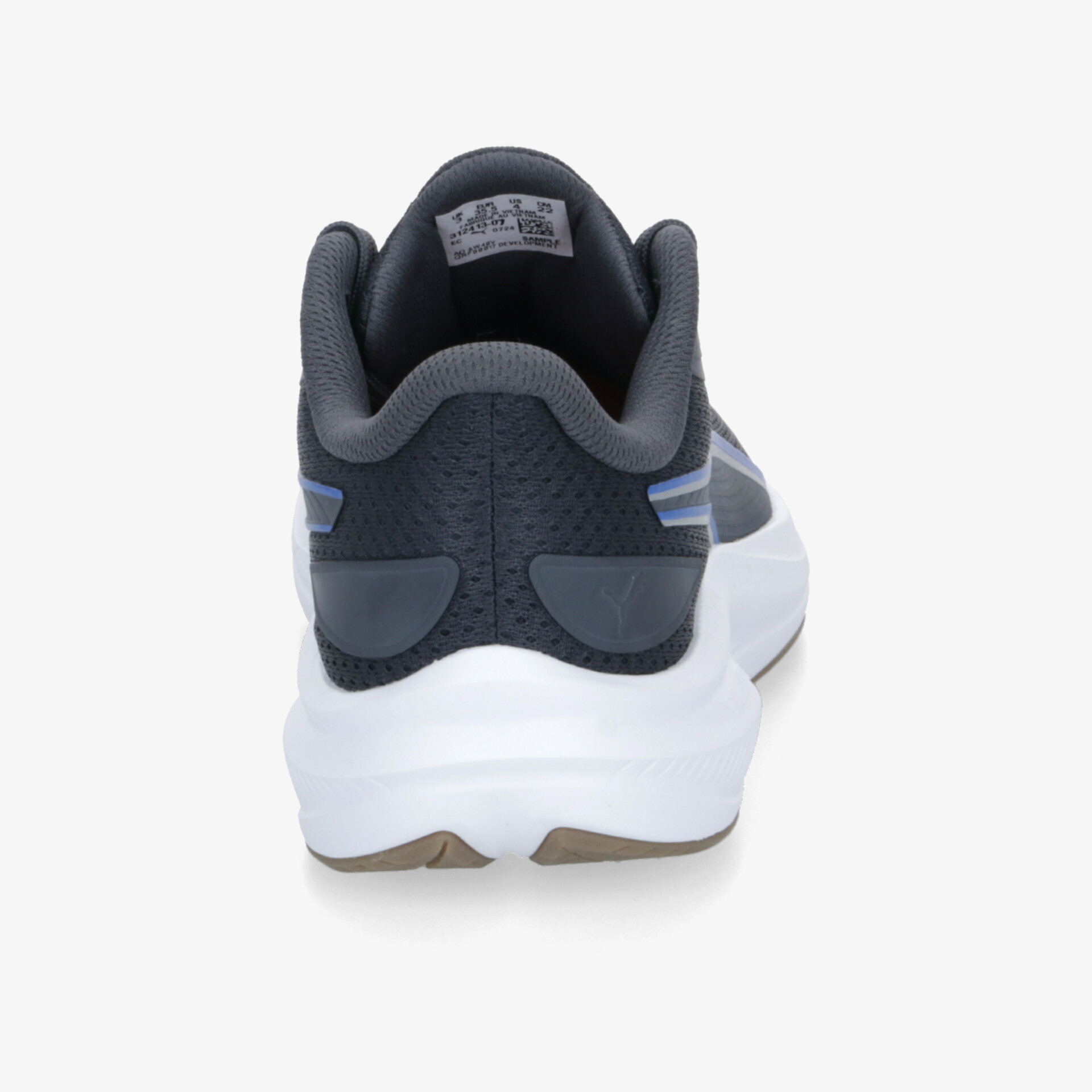 Sportlicher Schuh mit gepolstertem Fersenbereich und leichter, atmungsaktiver Konstruktion von hinten gezeigt