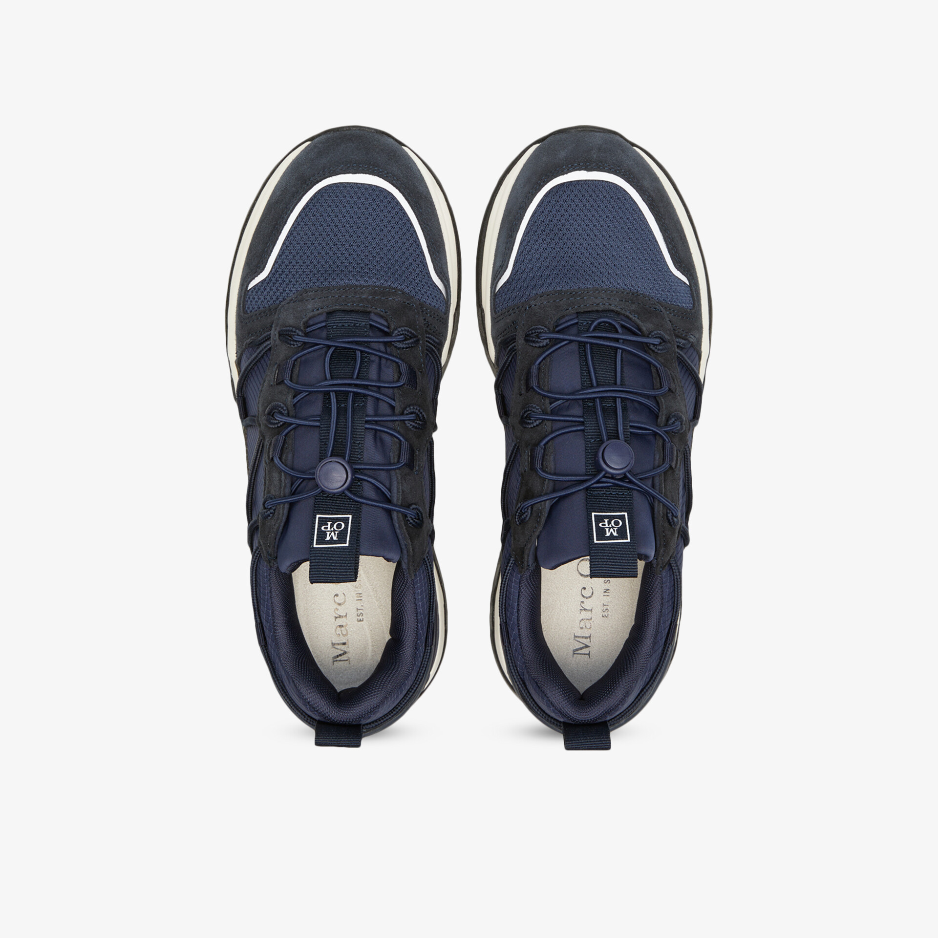 Navy Sneakers mit stabiler Sohle und komfortabler Passform. Perfekt für sportliche Aktivitäten.