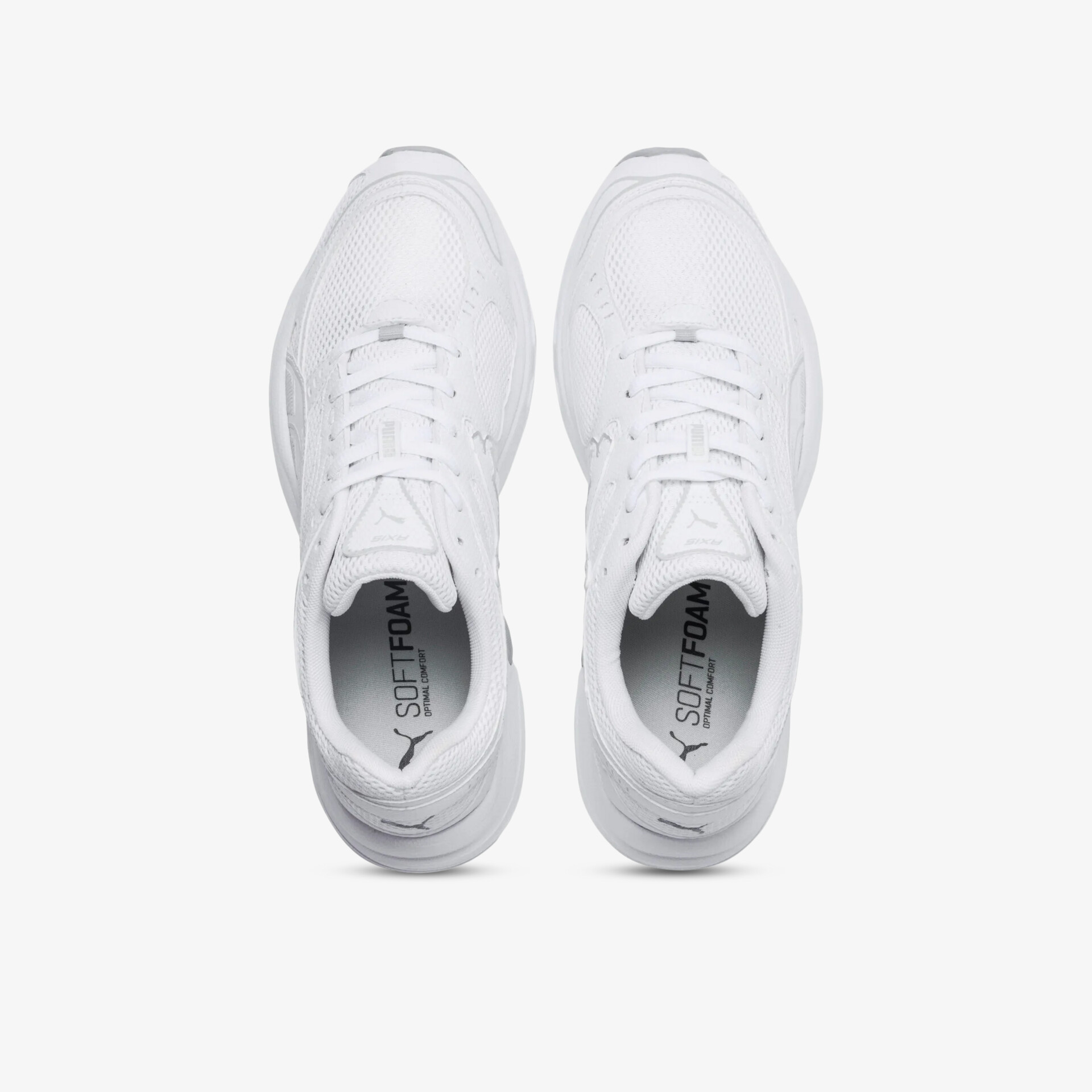 Weißes Sneaker-Paar aus leichter und atmungsaktiver Materialkombination, bequem und sportlich gestaltet