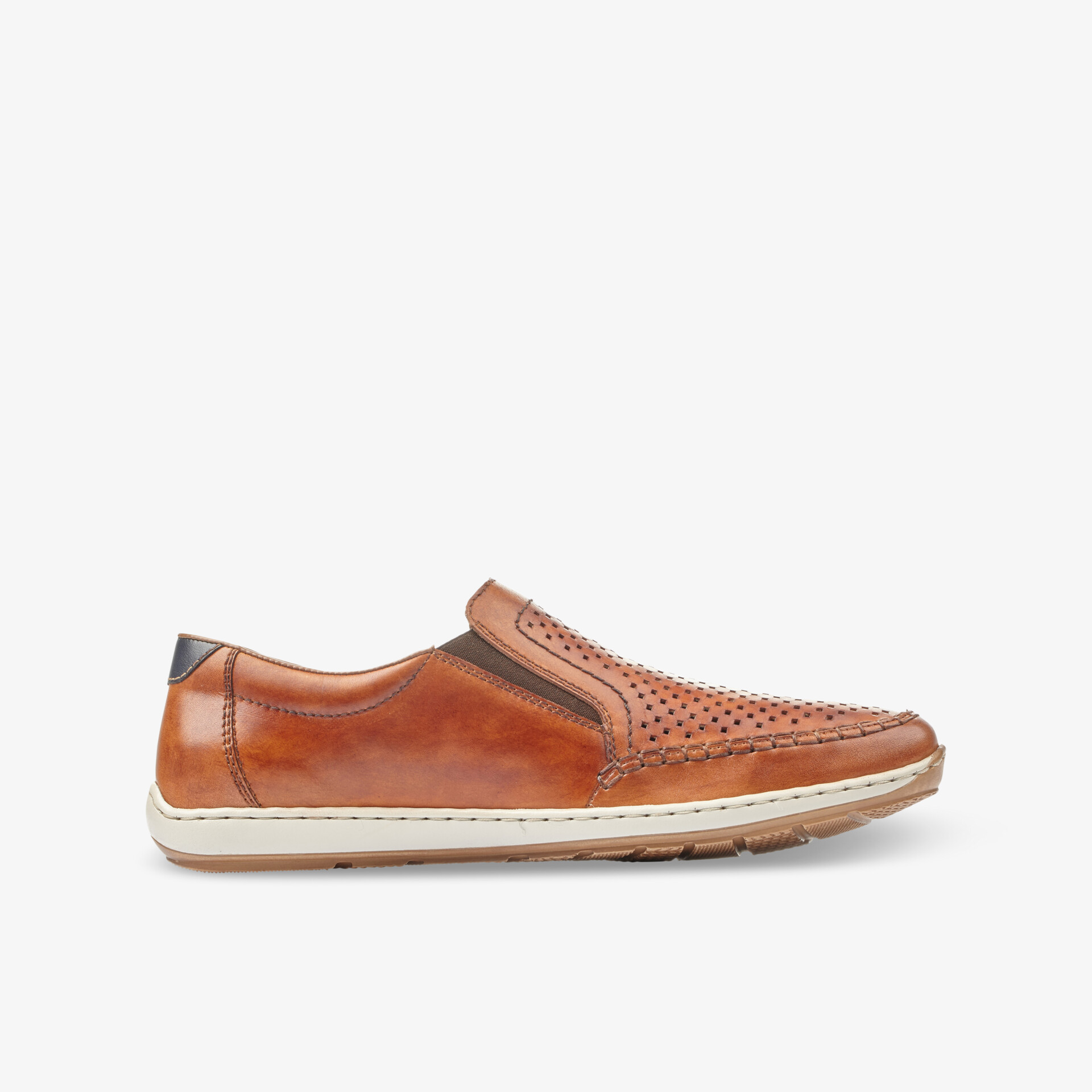 Eleganter brauner Lederschuh Slipper in klarer Seitenansicht mit leichter, flexibler Sohle und atmungsaktivem Design