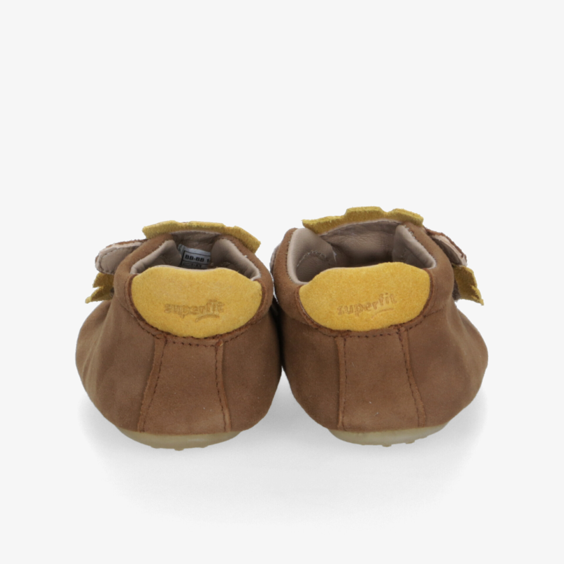 Bequeme braune Pantoffeln mit weicher Polsterung, flexiblem Leder und rutschfester Sohle, Rückansicht