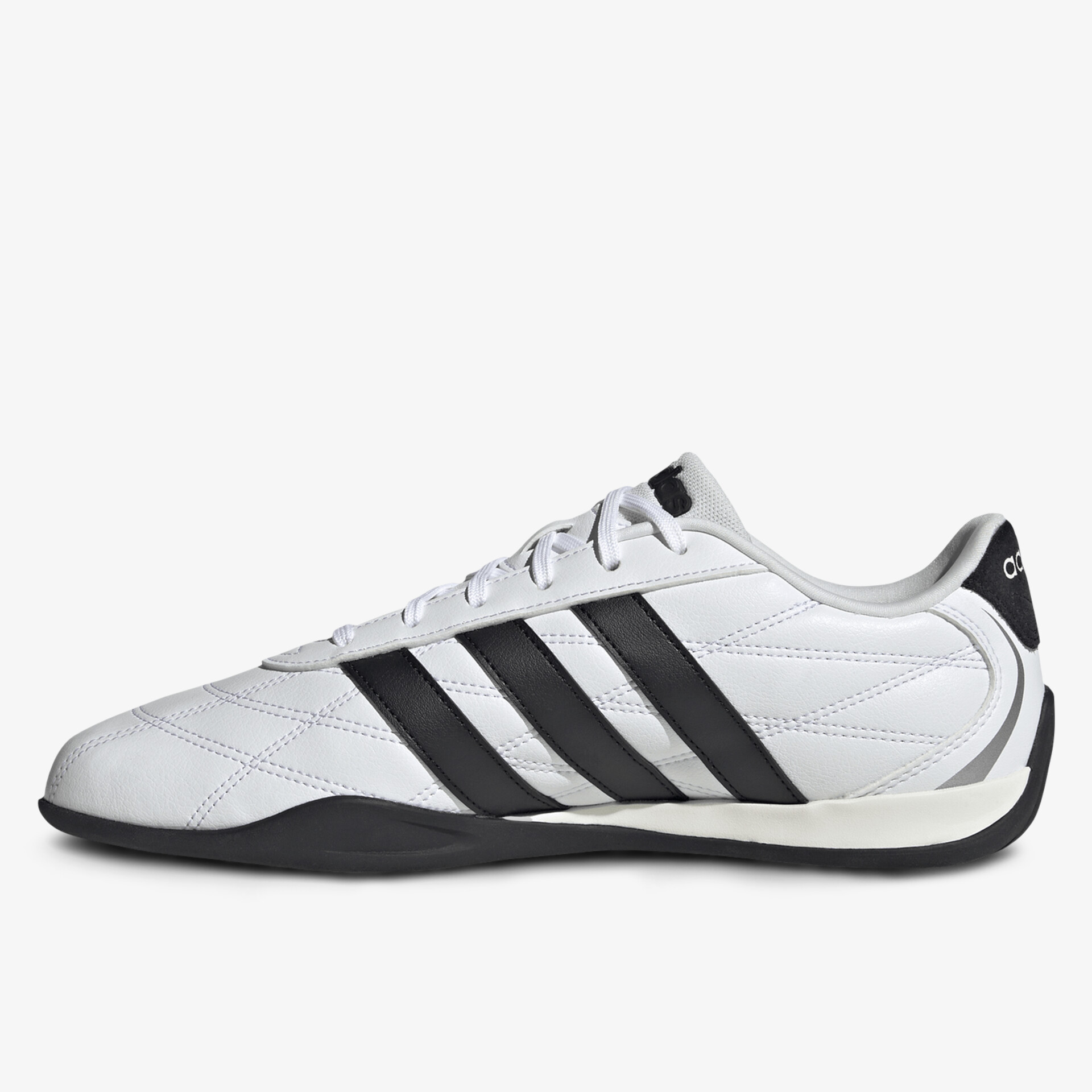 Leichter Sneaker mit modernem Design und rutschfester Sohle für optimalen Tragekomfort im Alltag