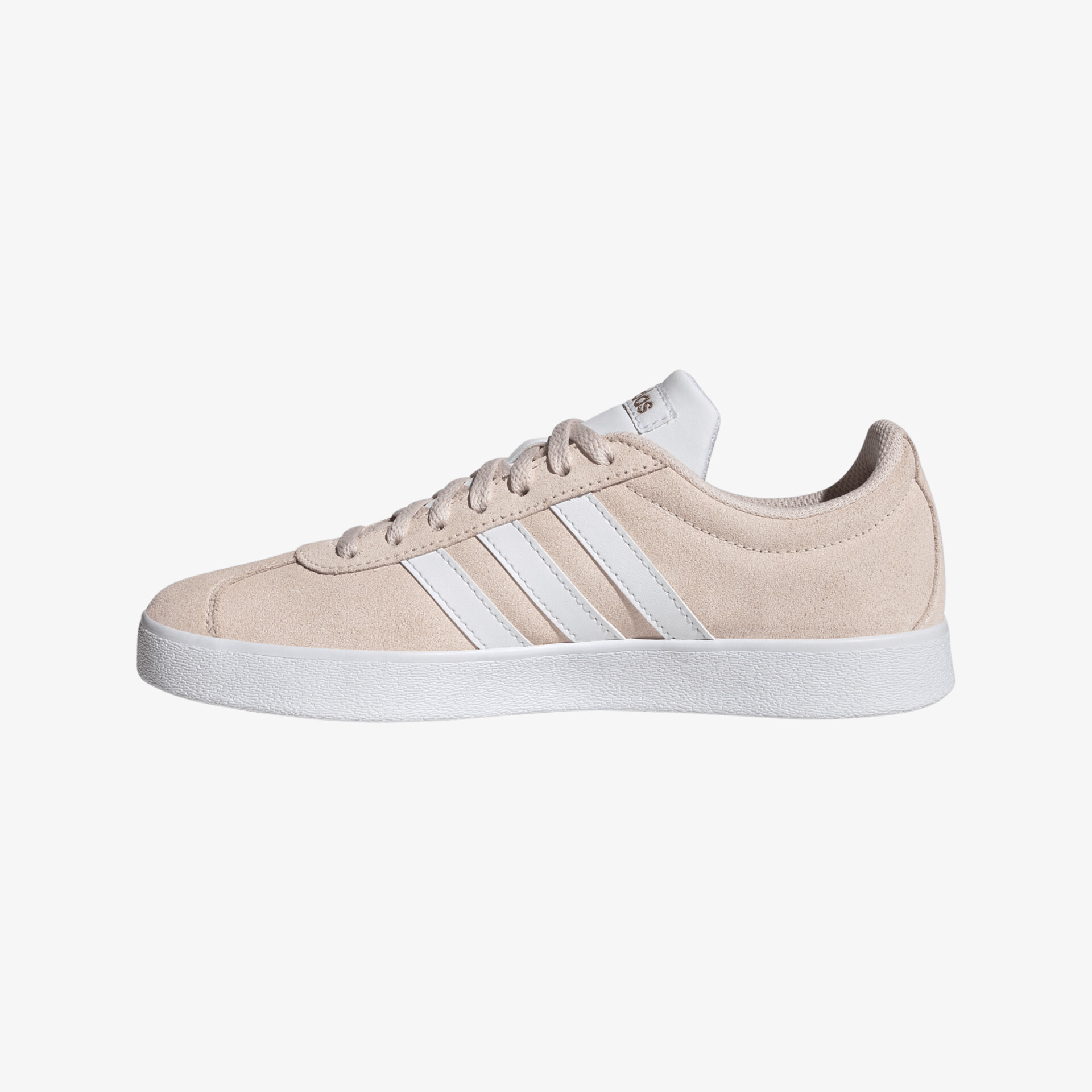 Moderner beiger Sneaker mit klassischen Streifen und bequemer Passform für Alltag und Freizeit.