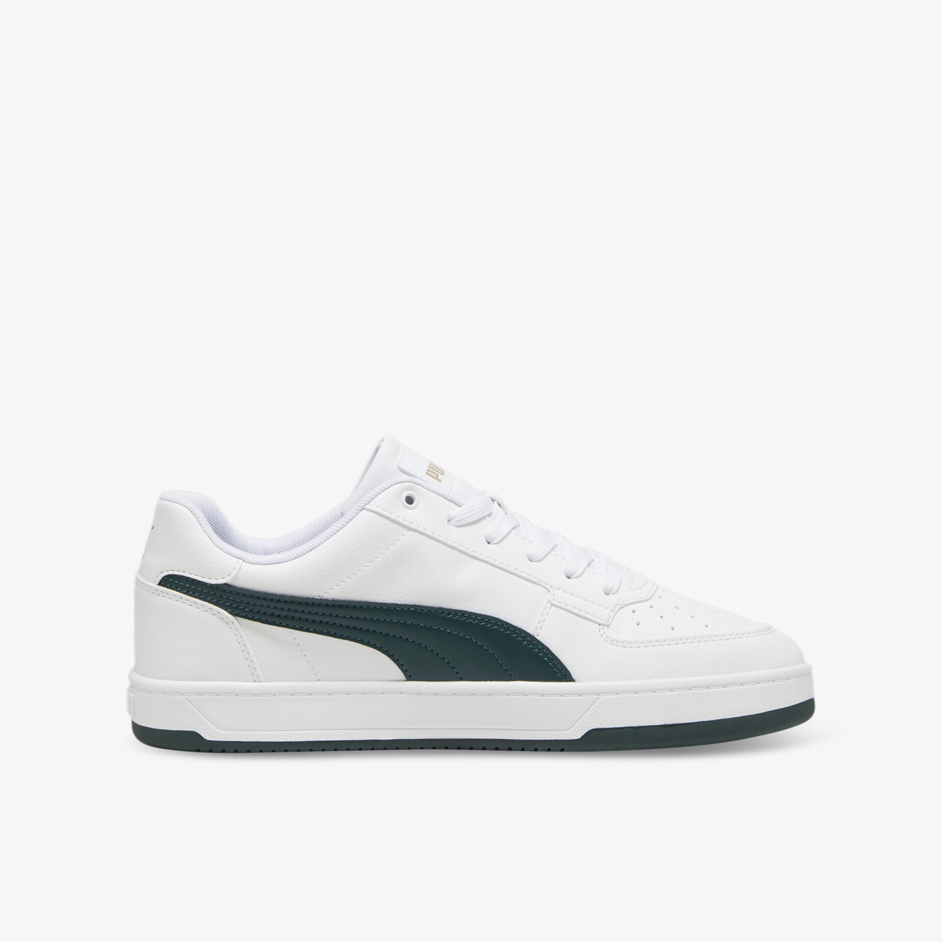 Seitliche Ansicht eines weißen Sportschuhs mit dunkelgrünem Streifen und rutschfester Sohle, sportliches Design