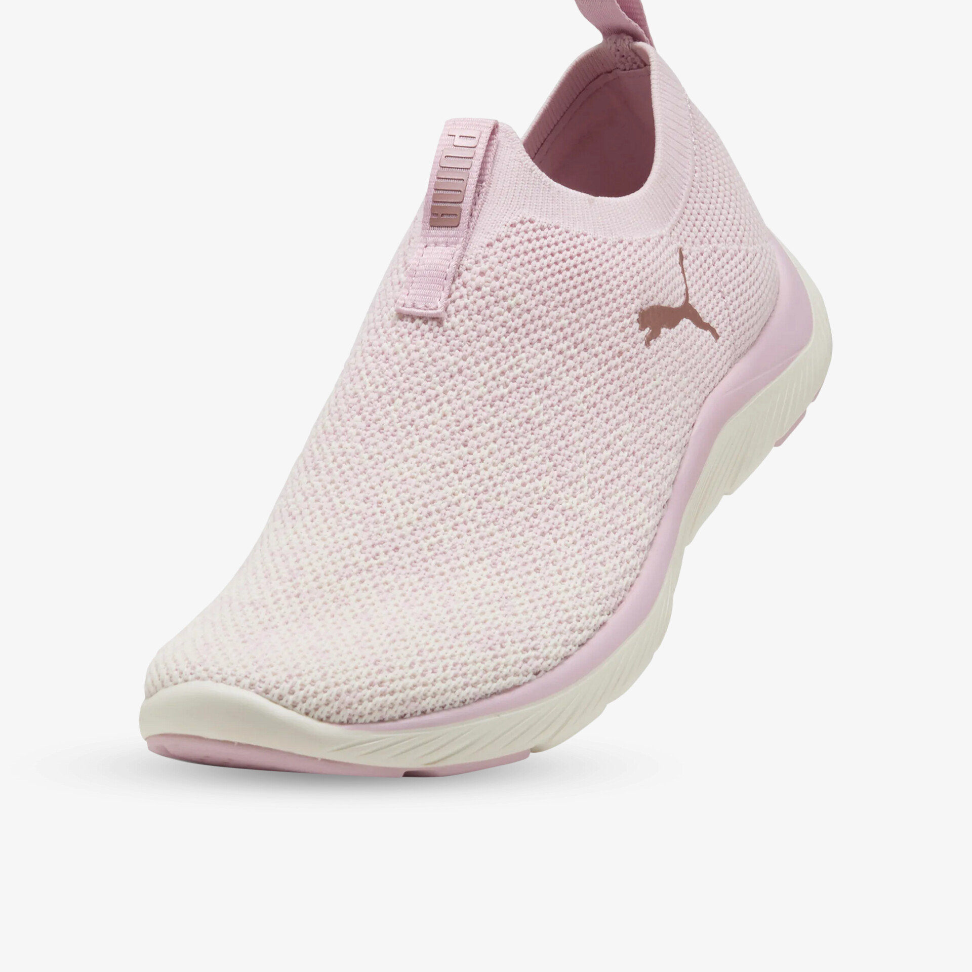 Leichter hellrosa Slip-On Sneaker mit elastischem Mesh Obermaterial und rutschfester Sohle für hohen Tragekomfort