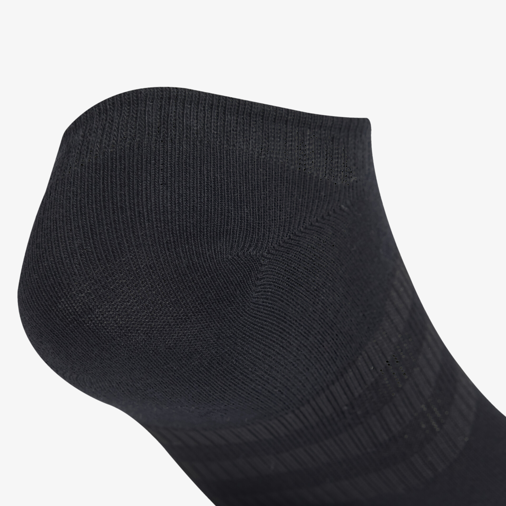 Schwarze Socke Detailansicht zeigt elastisches, nahtloses, atmungsaktives und komfortables Material