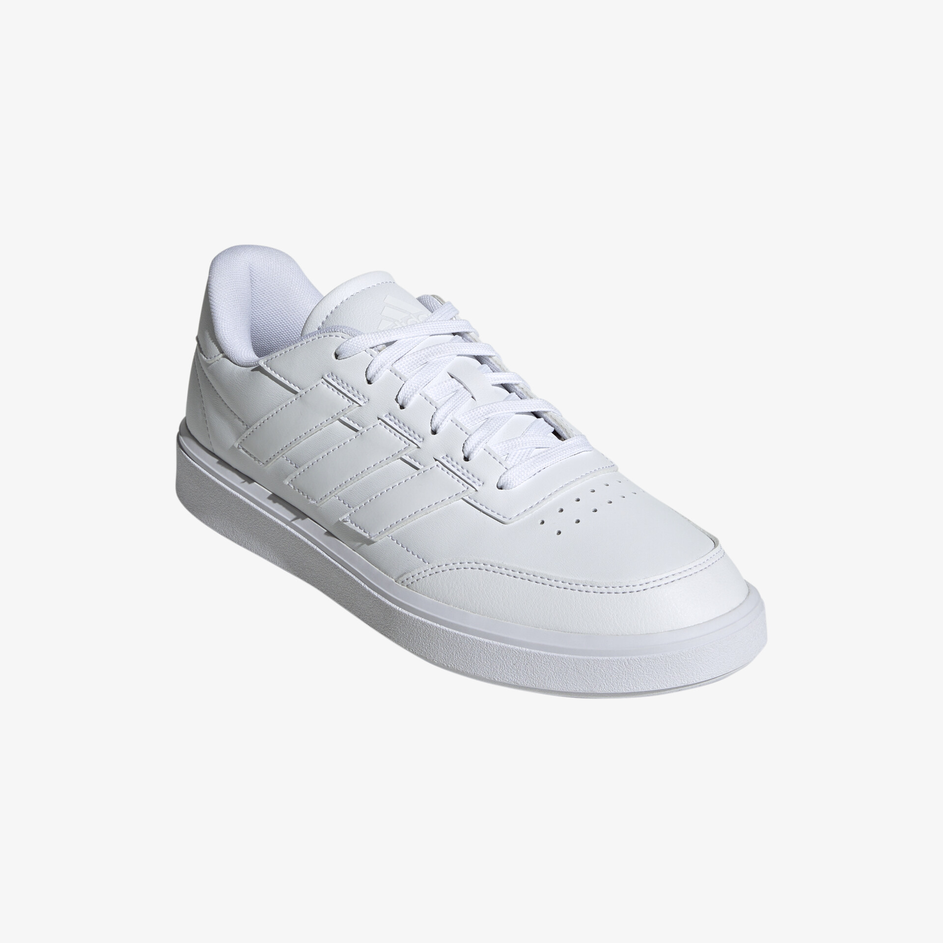 Weißer Sneaker mit dezenter Textur und bequemer Passform, ideal für sportliche und moderne Looks.