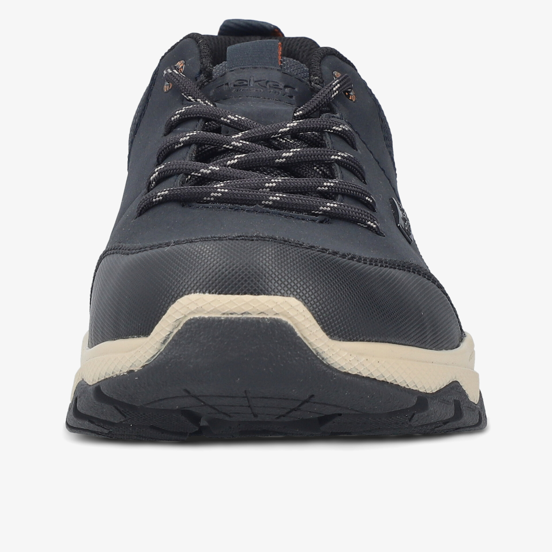 robuster sportlicher Schuh in Frontansicht mit rutschfester Sohle und komfortablem Design