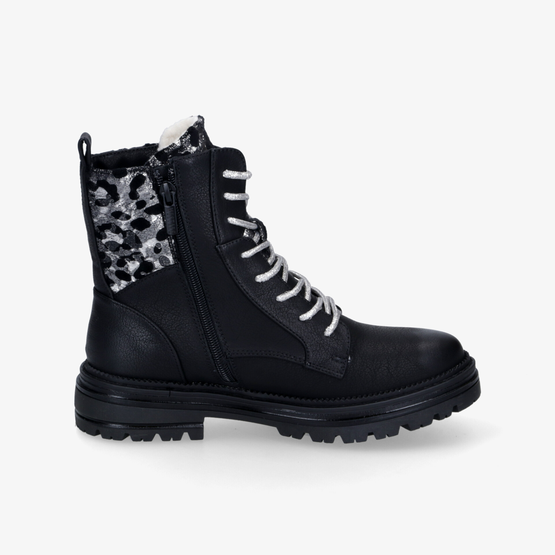 Seitenansicht robuster schwarzer Stiefel mit Schnürung und auffälligem Leopardenmuster Futter für Komfort