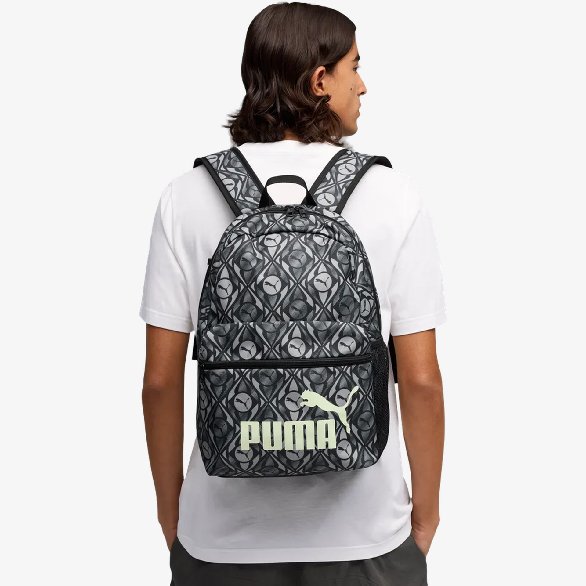 Gepolsterter Rucksack mit großem Puma-Logo, stylisch und geräumig für den Alltag