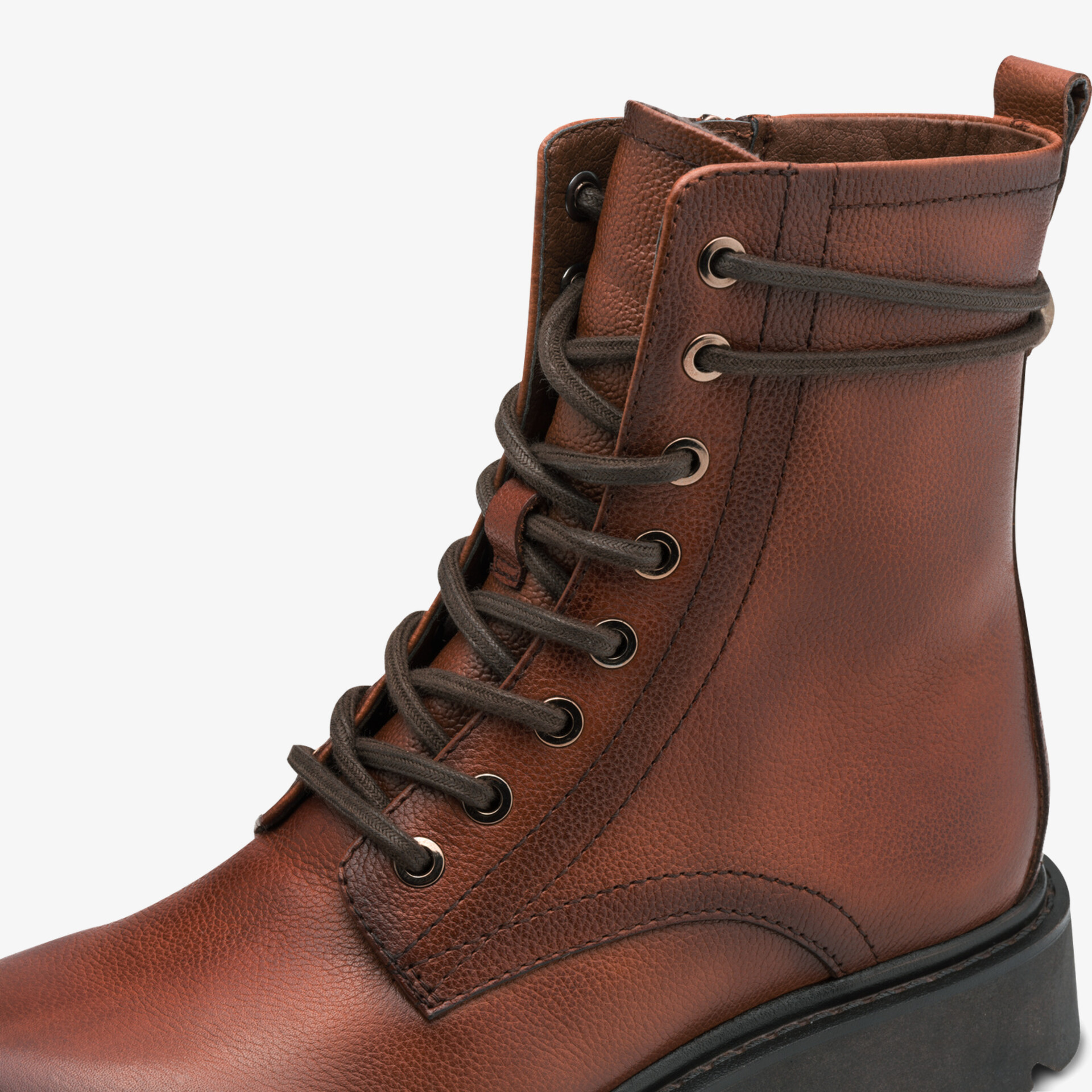 hochwertiger brauner Schnürstiefel aus robustem Leder mit bequemer Passform und strapazierfähiger Sohle