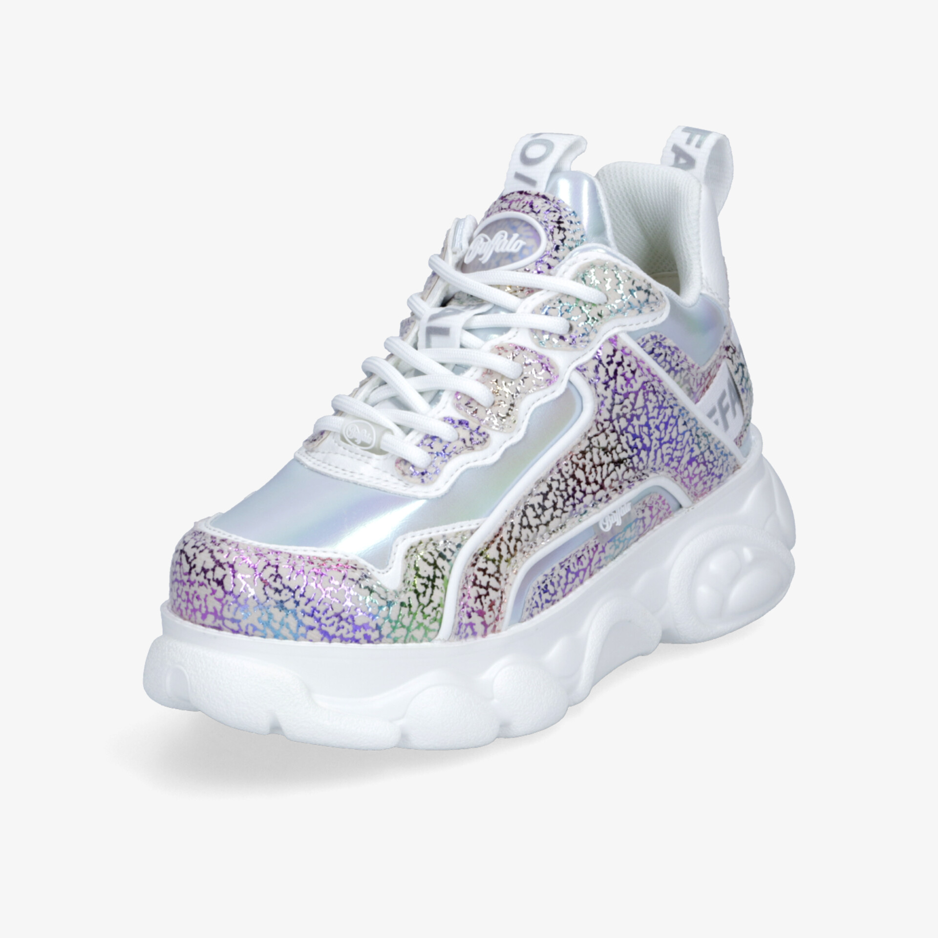 Moderner bunter Sneaker mit dicker weißer Sohle und gepolsterter Innensohle, ideal für hohen Tragekomfort im Alltag