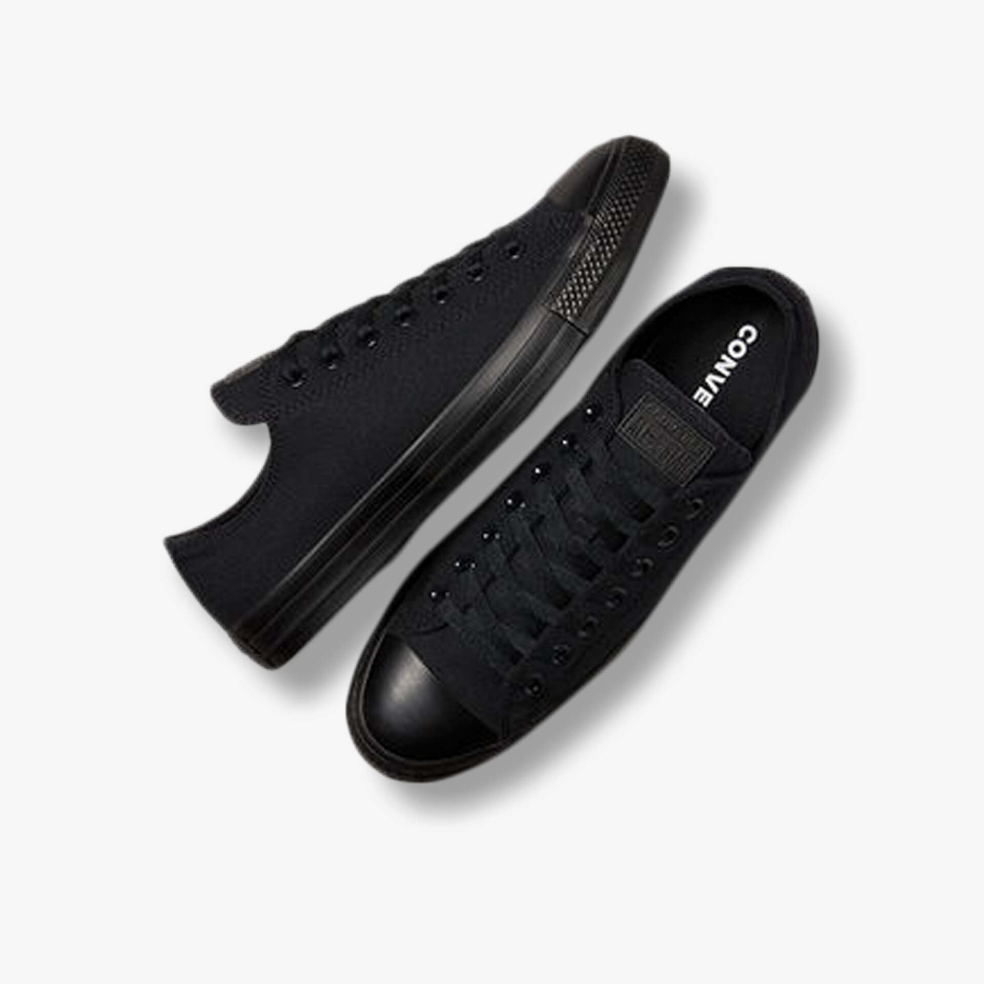 Schwarze Sneakers mit schnürung, schlichtem und modernem Design, bequem und strapazierfähig