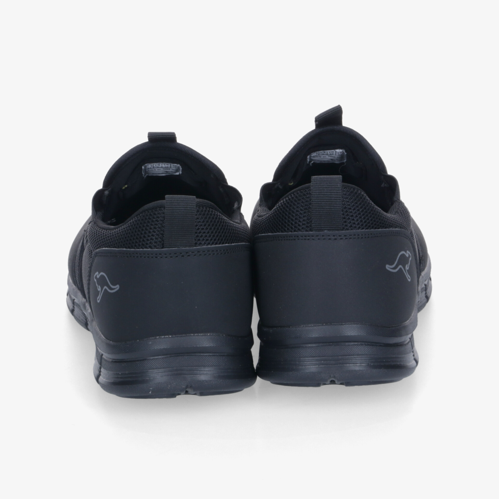 Schwarze Sportschuhe mit robuster, flexibler Sohle und komfortablem Sitz, Rückansicht sichtbar