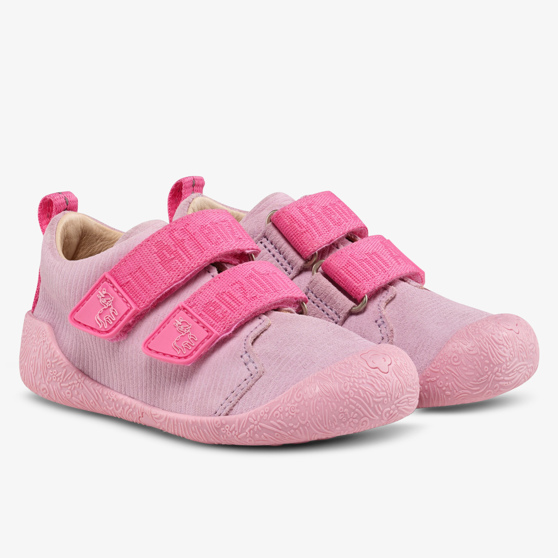 Leichter flexibler Kinderschuh mit Textil und Klettverschluss für bequemen und sicheren Halt