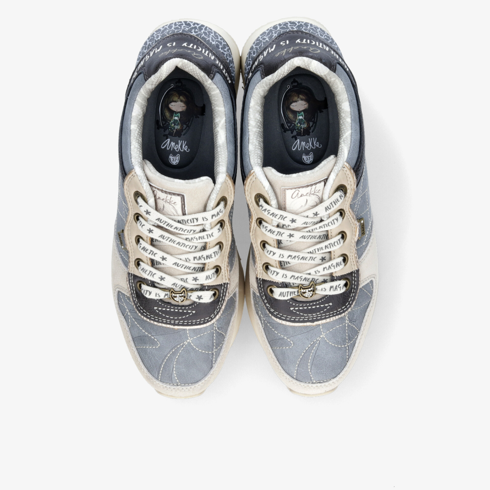 Bequeme und stylische Sneaker in Blau und Beige mit sportlichem Design und langlebiger Verarbeitung.