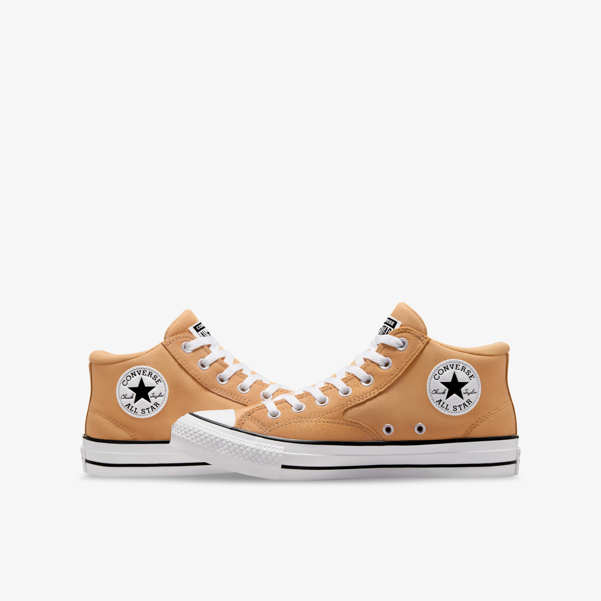 Beiger hochwertiger High-Top Sneaker aus robustem Canvas-Material, bequem und atmungsaktiv mit strapazierfähiger Sohle