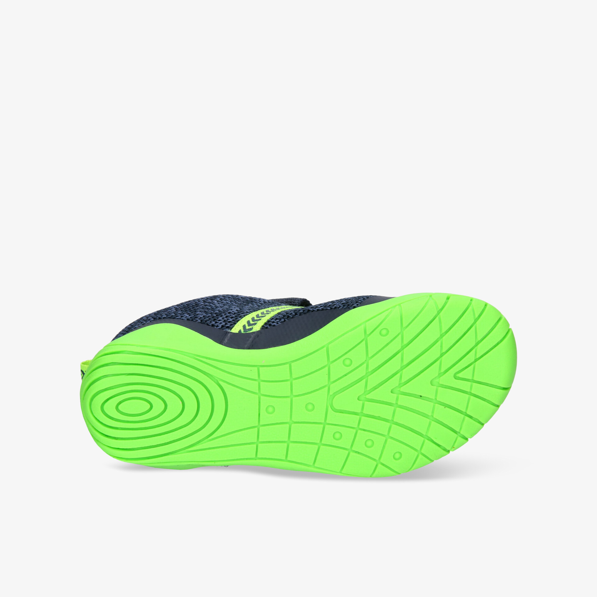 Leuchtende, grüne Sohle für optimalen Grip und sportlichen Look, ideal für dynamische Bewegung und maximalen Komfort.