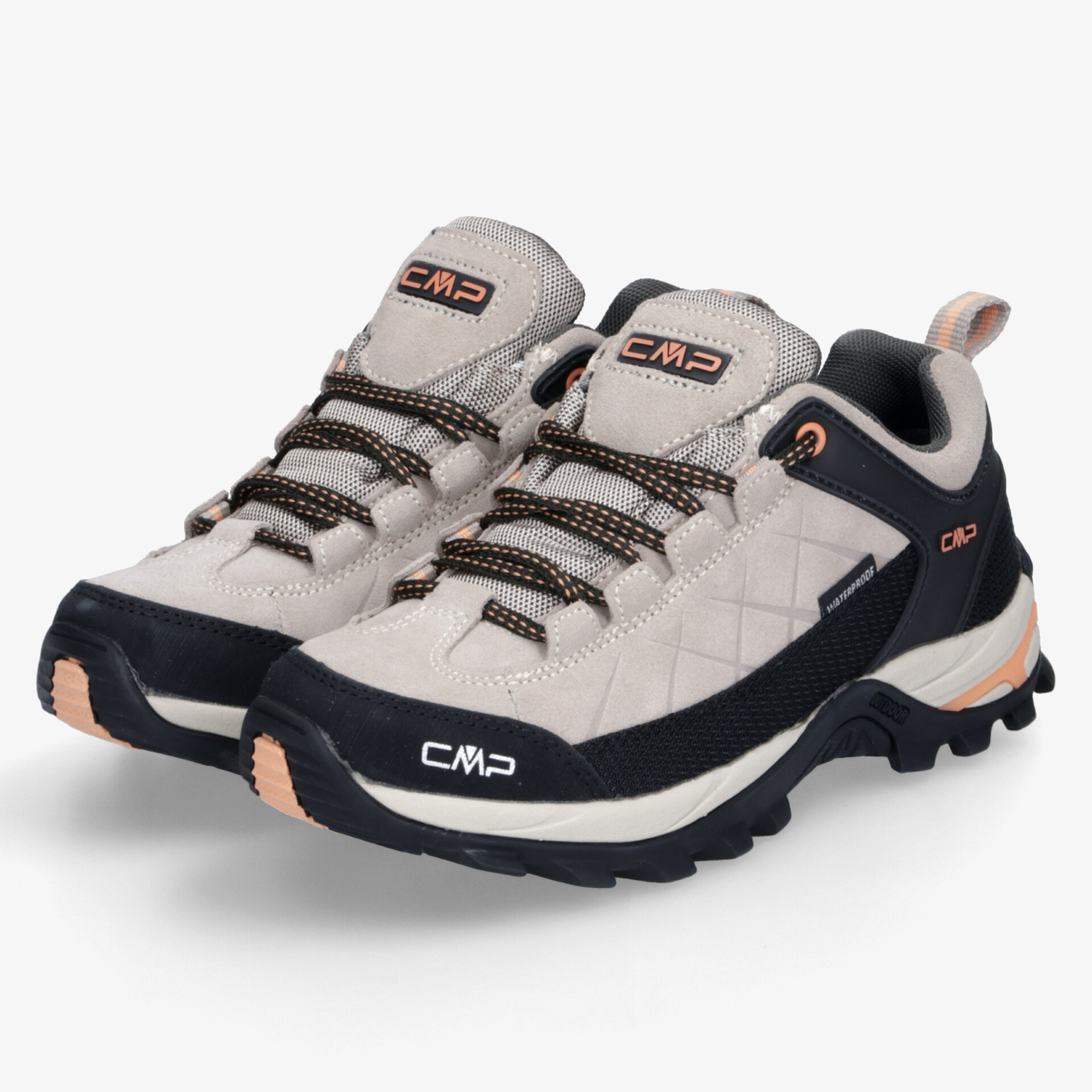 Strapazierfähige Wanderschuhe mit rutschfester Sohle und dämpfendem Komfort für sportliche Abenteuer.