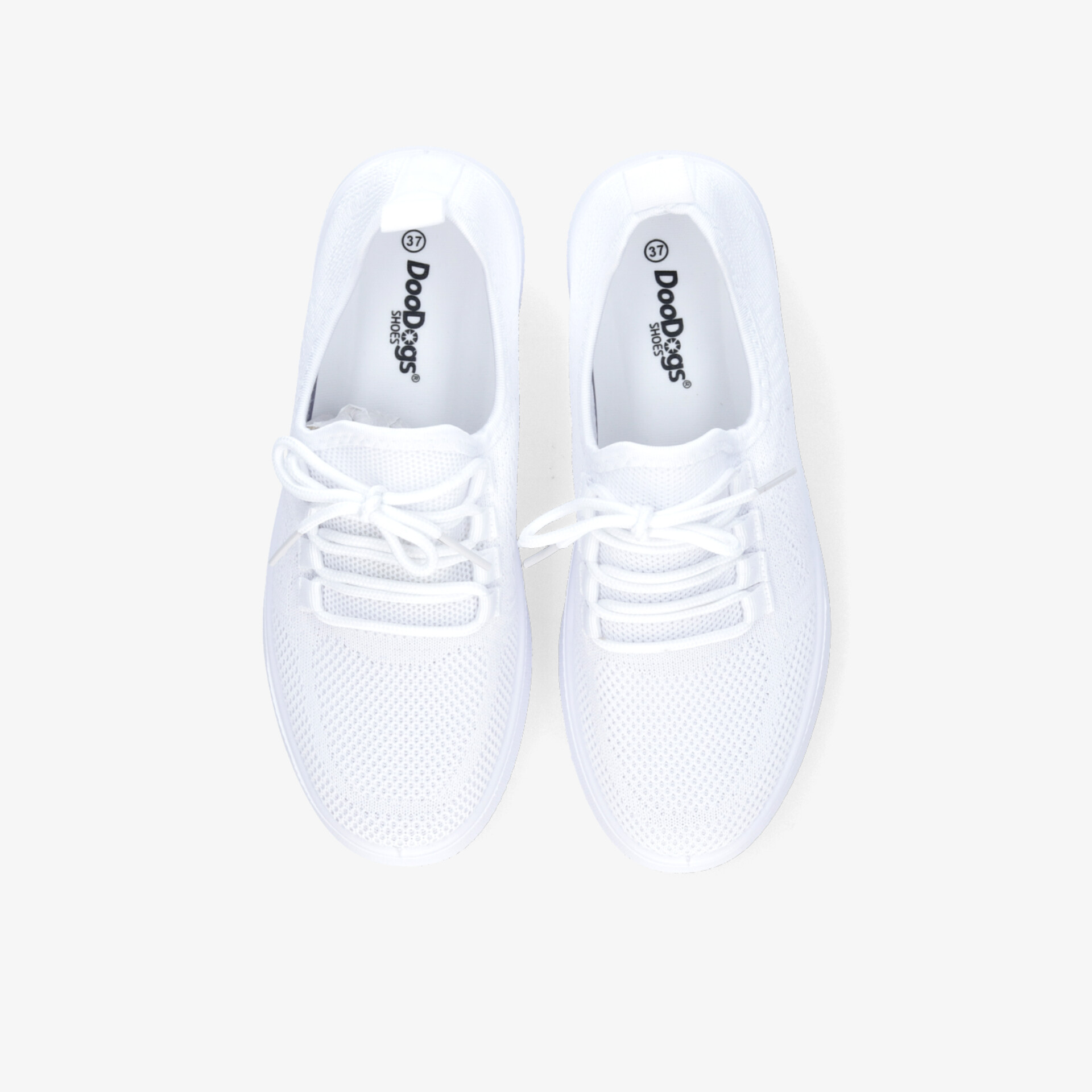 Leichte weiße Sportschuhe aus atmungsaktivem Material mit rutschfester Sohle und weicher Polsterung, Paaransicht von oben