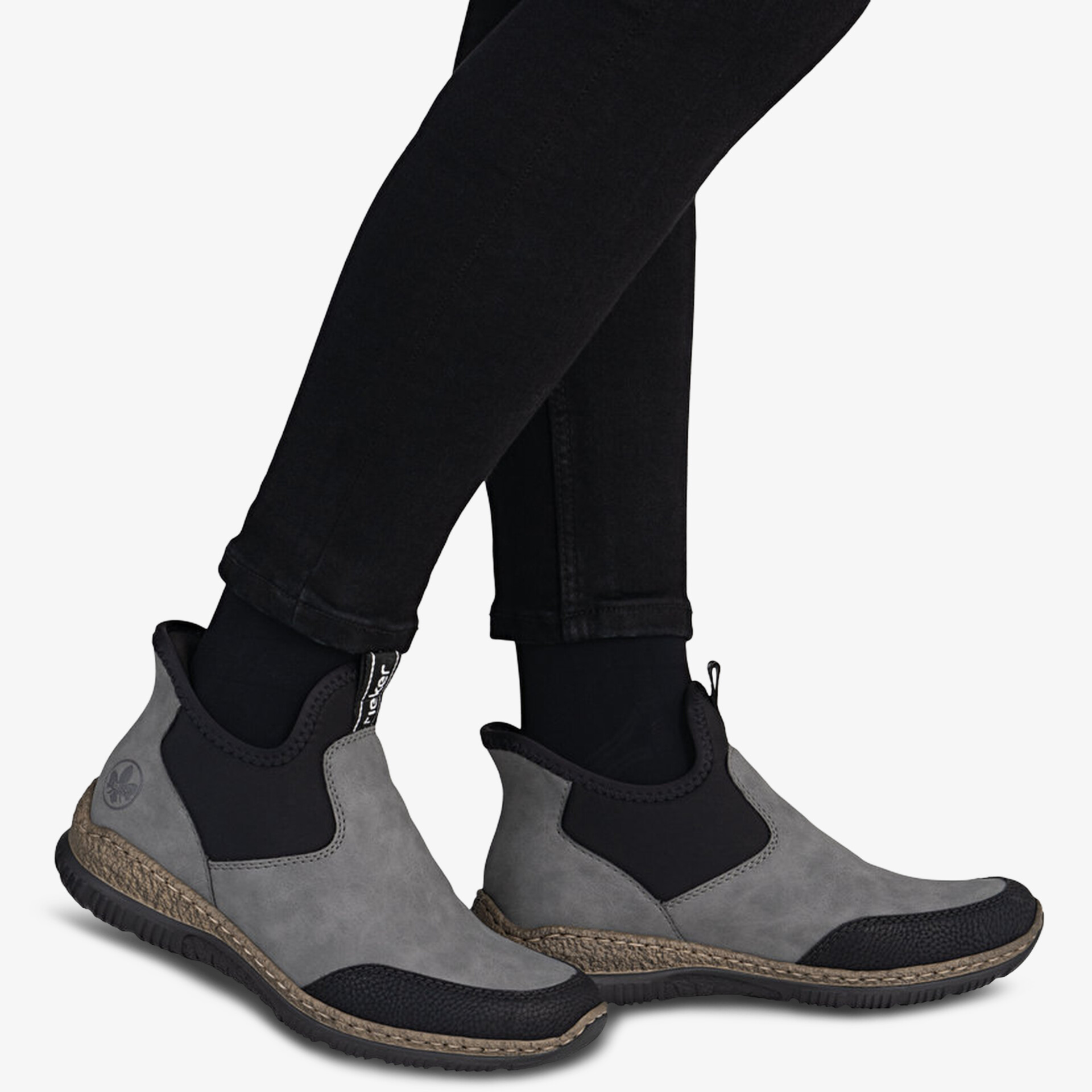 Bequeme graue Schuhe mit elastischem Einsatz und robuster, rutschfester Sohle, perfekt für Alltag