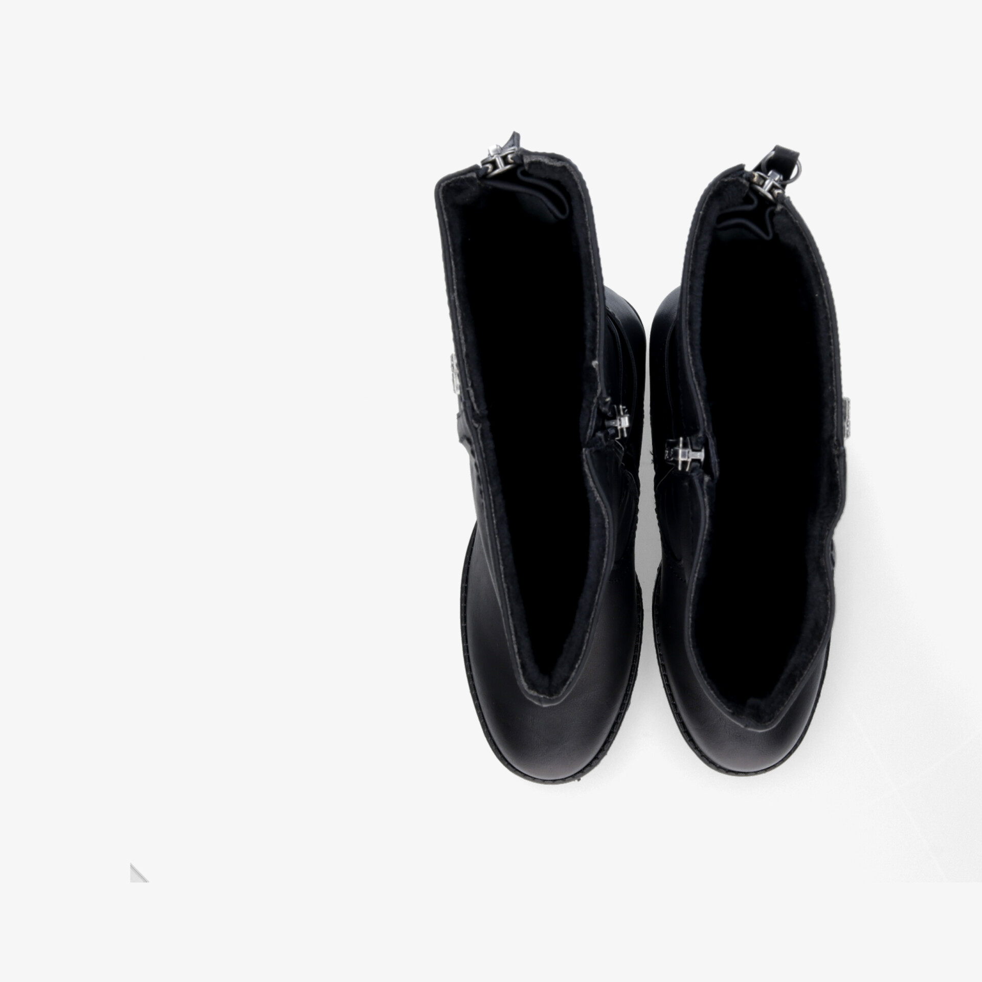 Schwarze Stiefel Paar mit hohem Schaft und Reißverschluss von oben robust und bequem